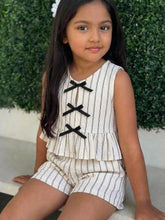 2pcs Little Girls Striped Bow Peplum Top & Shorts Set - Ecru