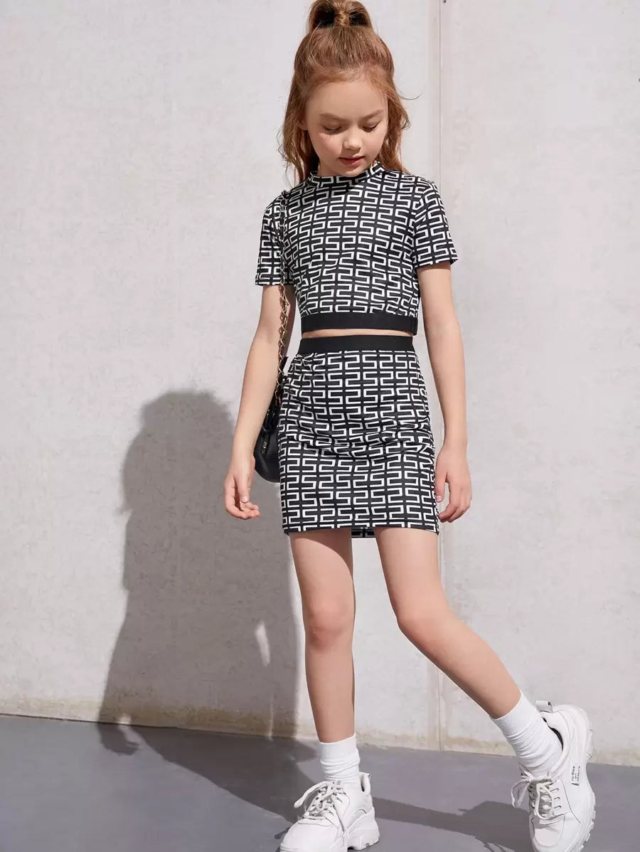2pcs Big Girls Geo Print Crop Top & Mini Skirt Set - Onyx | 21 Cent...