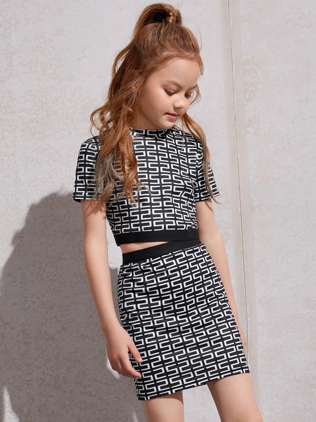 2pcs Big Girls Geo Print Crop Top & Mini Skirt Set - Onyx | 21 Cent...