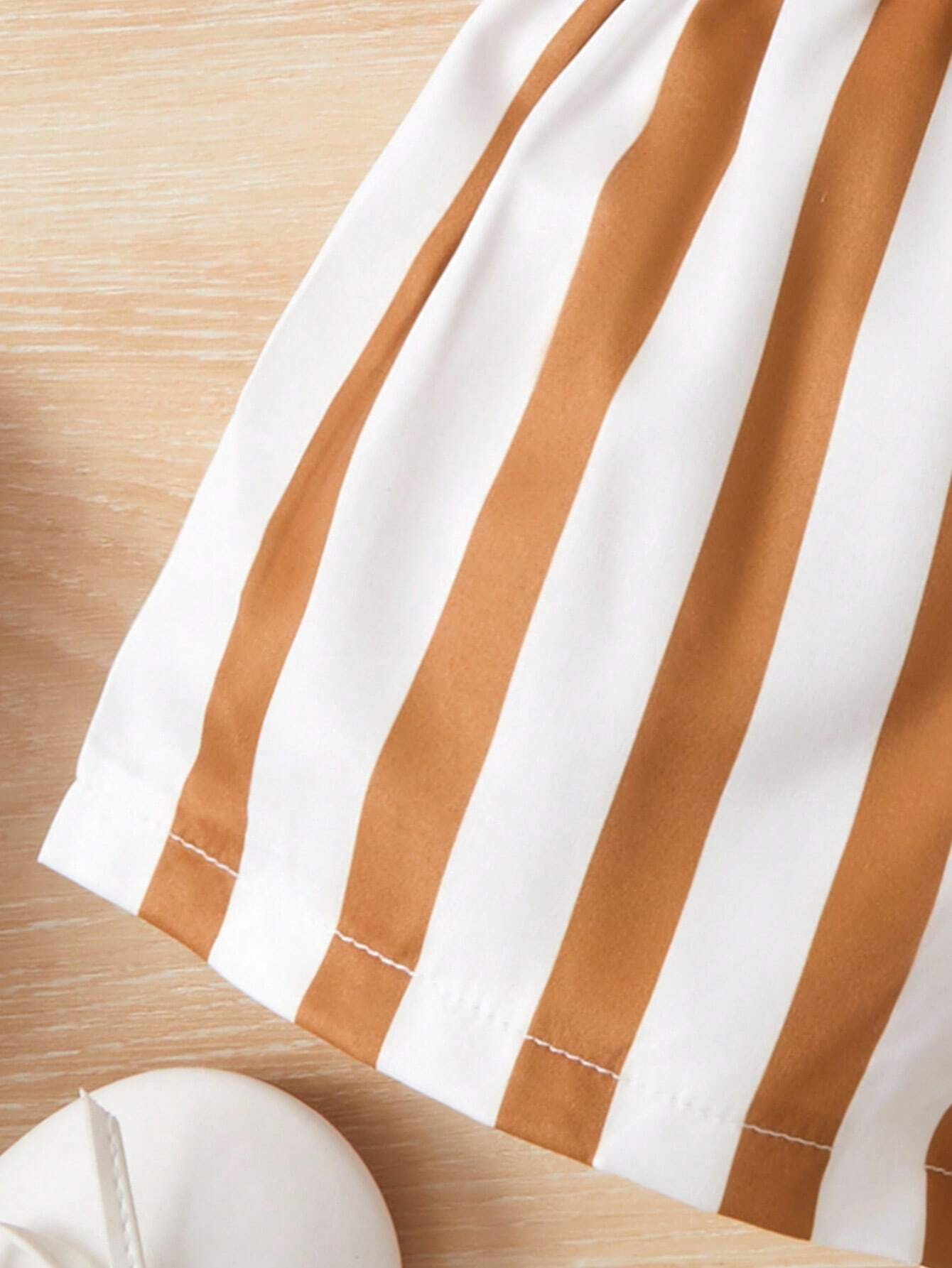 2pcs Girls Twist-Front Ruffle Top & Striped Shorts Set - Cognac