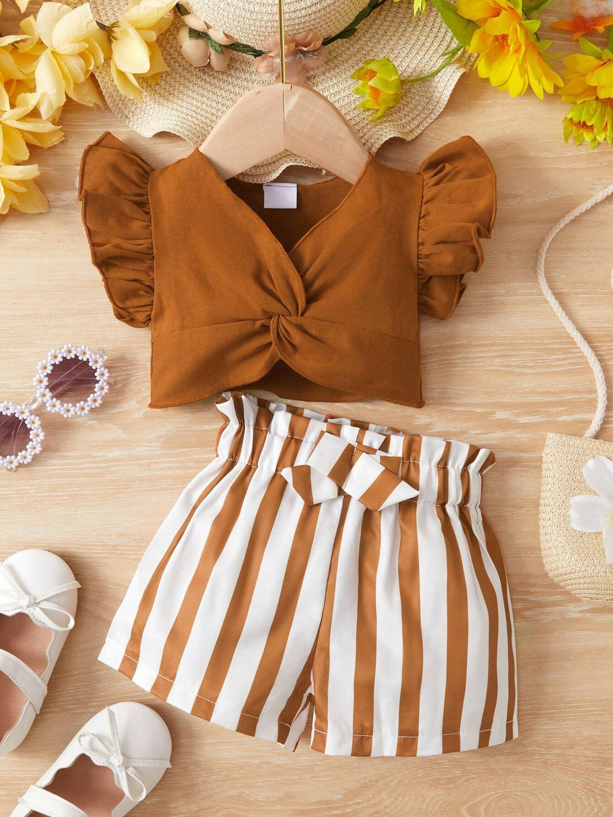2pcs Girls Twist-Front Ruffle Top & Striped Shorts Set - Cognac