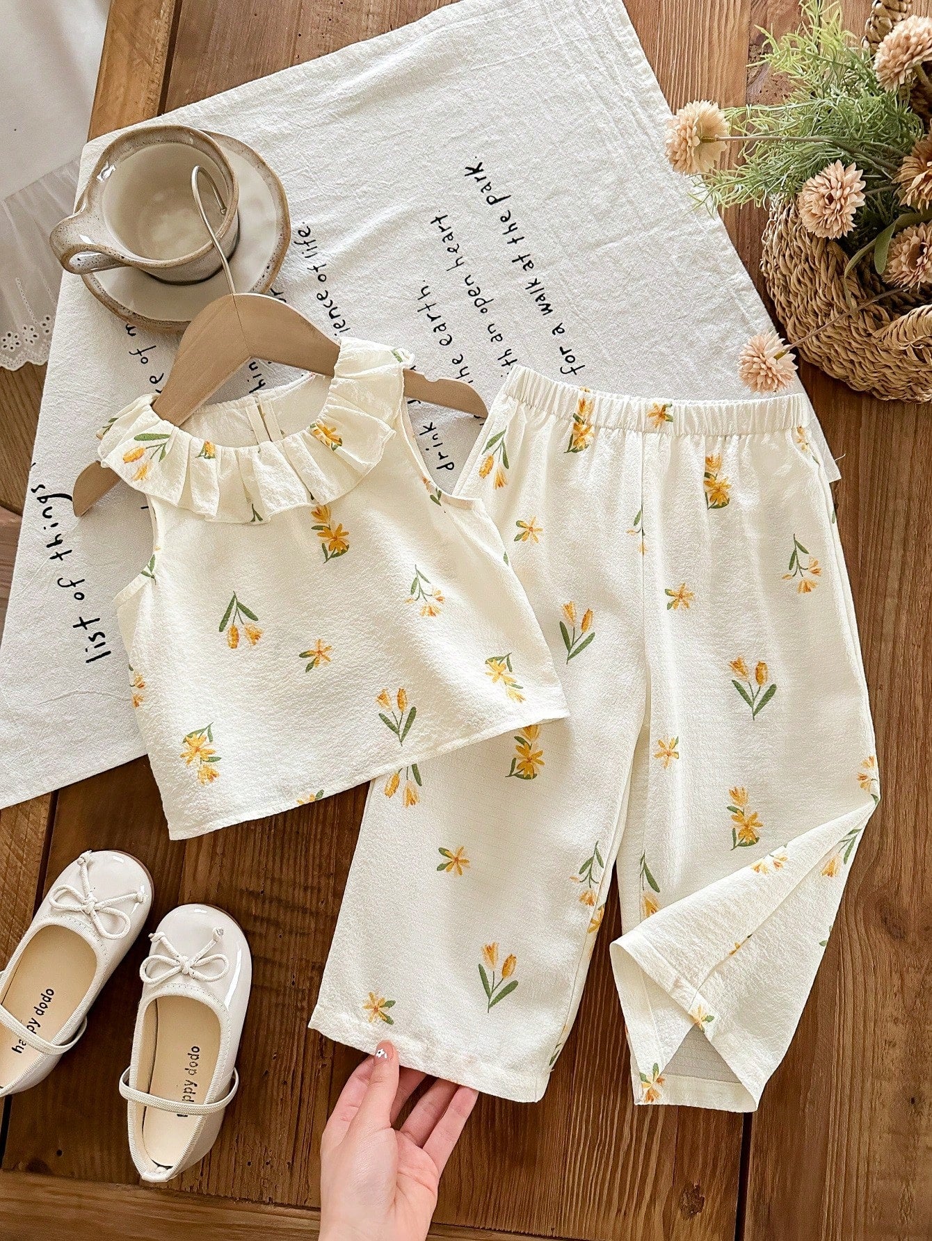 2pcs Girls Floral Ruffle Collar Top & Pants Set - Ivory | 21 Centur...