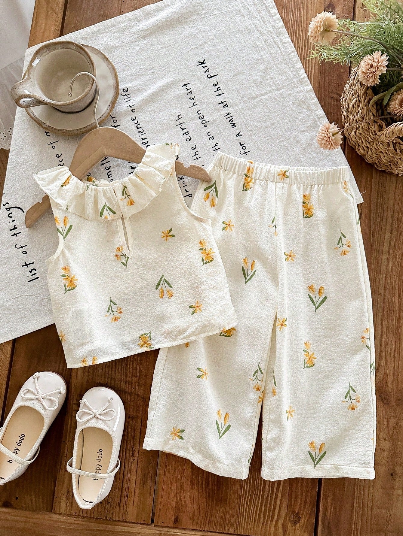 2pcs Girls Floral Ruffle Collar Top & Pants Set - Ivory | 21 Centur...