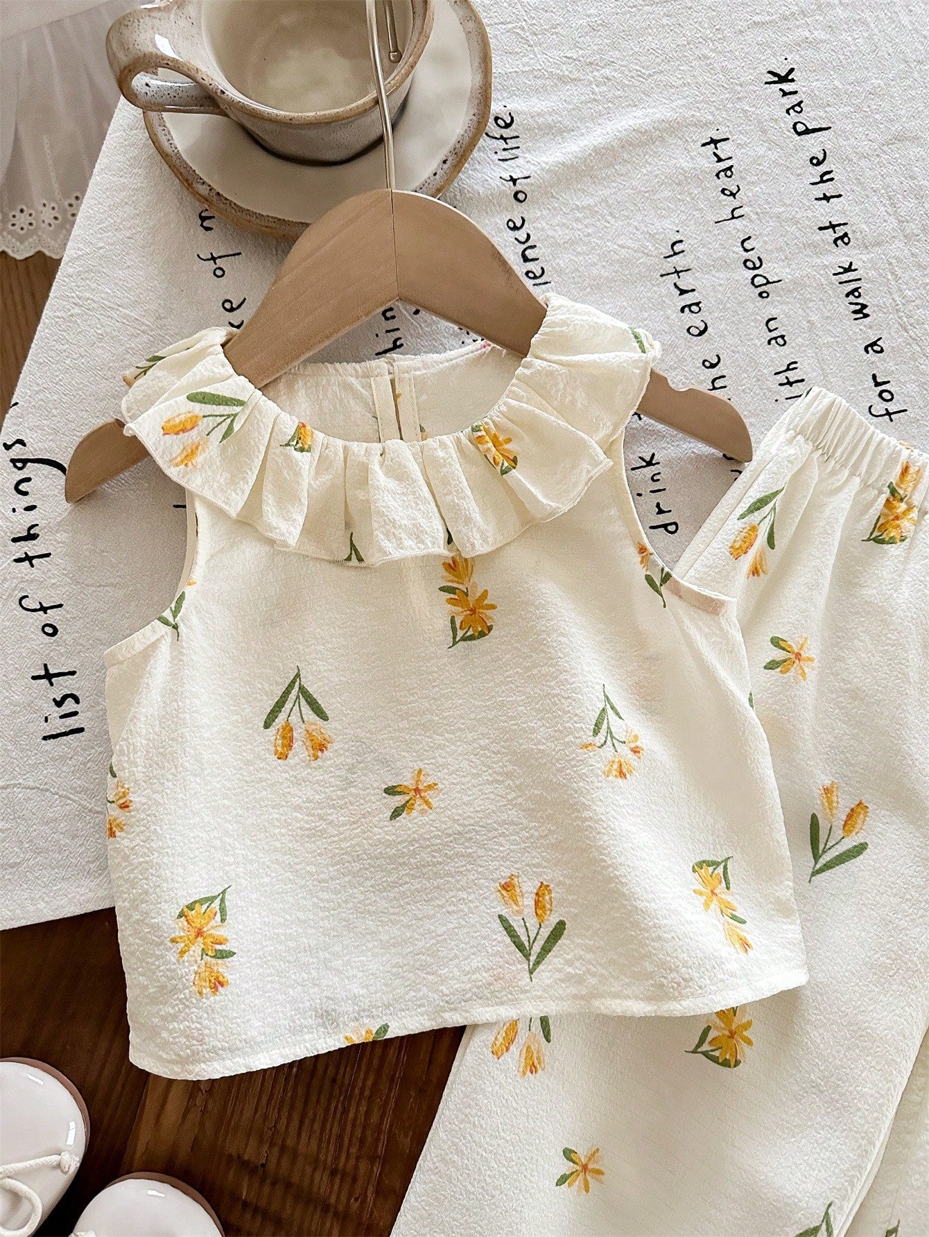 2pcs Girls Floral Ruffle Collar Top & Pants Set - Ivory | 21 Centur...