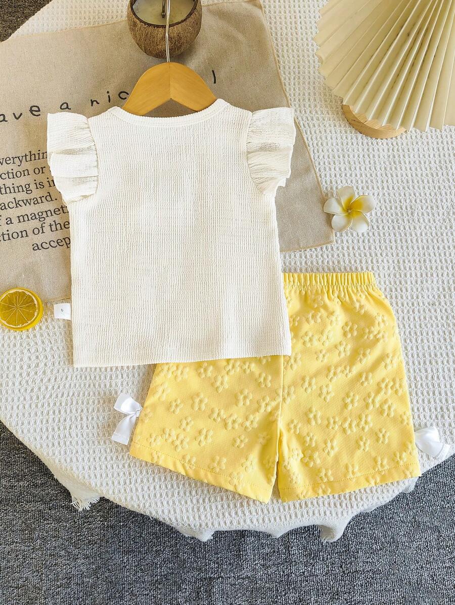 2pcs Girls Ruffle Floral Appliqué Top & Shorts Set - Ivory
