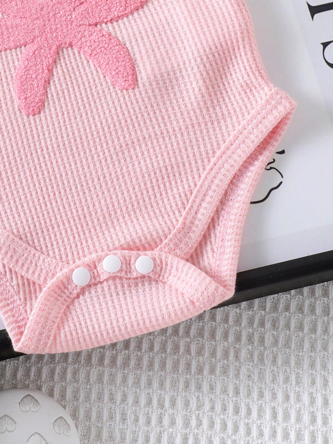 2pcs Baby Girls Bow Appliqué Bodysuit & Ruffle Shorts Set - Blush |...