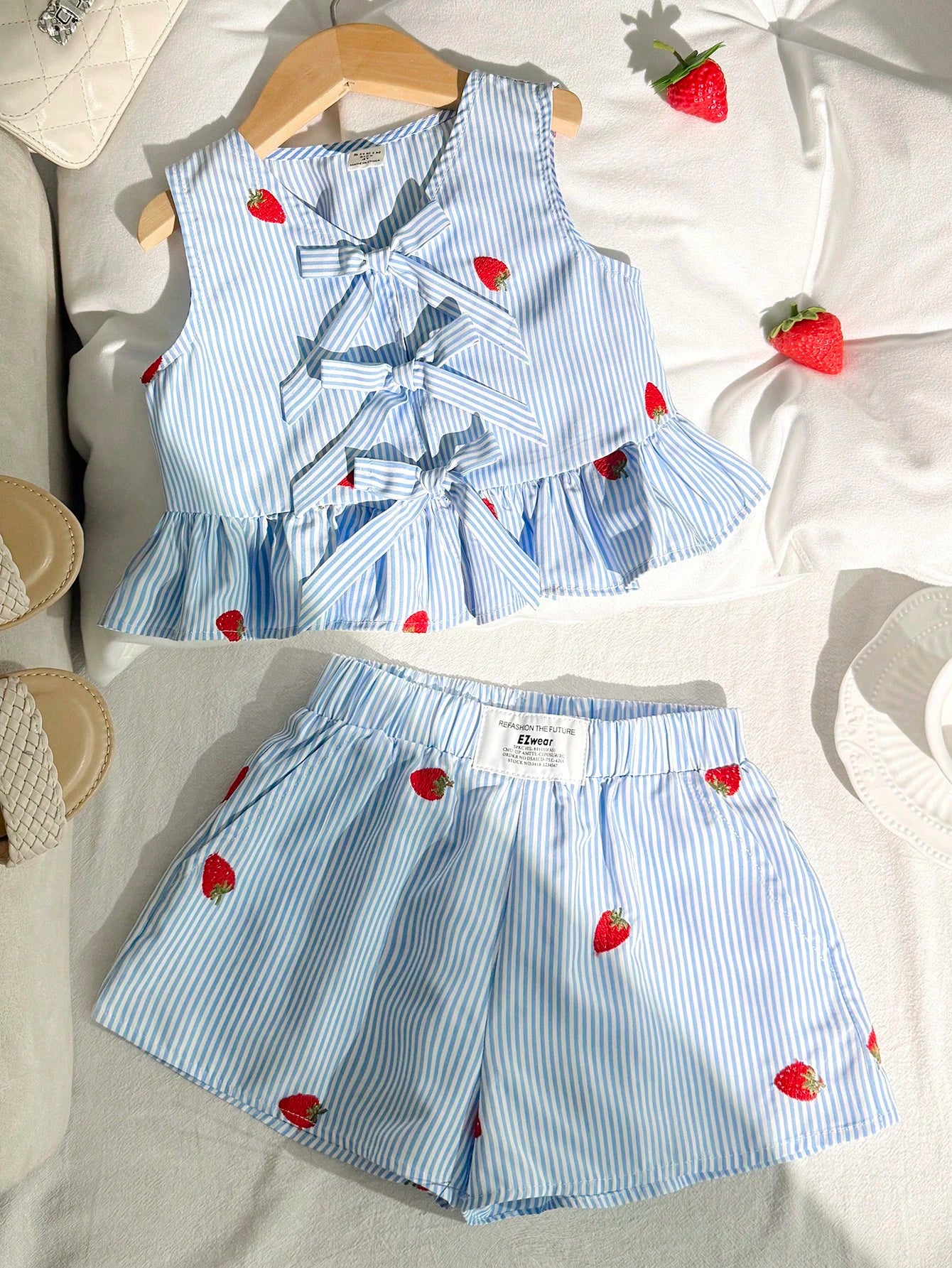2pcs Girls Striped Ruffle Peplum Top & Shorts Set - Blush