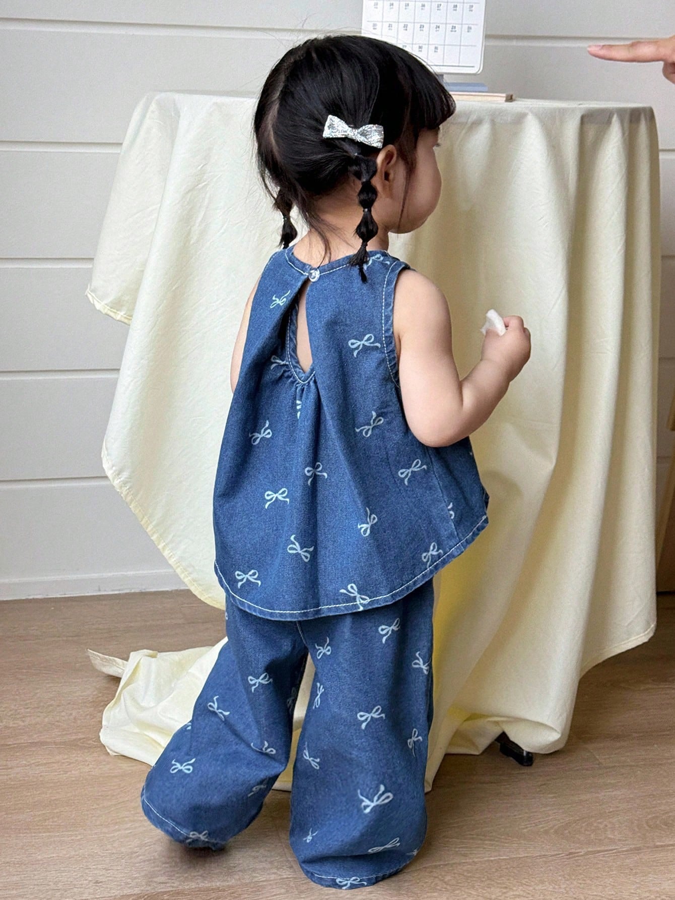 2pcs Girls Bow Print Denim Sleeveless Top & Wide-Leg Pants Set - Co...