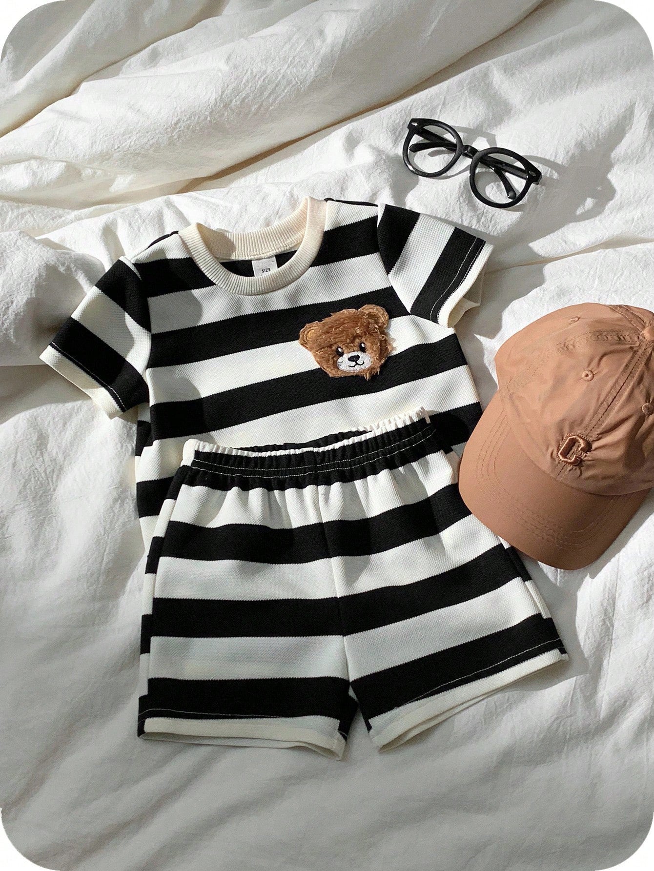 2pcs Boys Bear Embroidered Stripe Tee & Shorts Set - Ivory