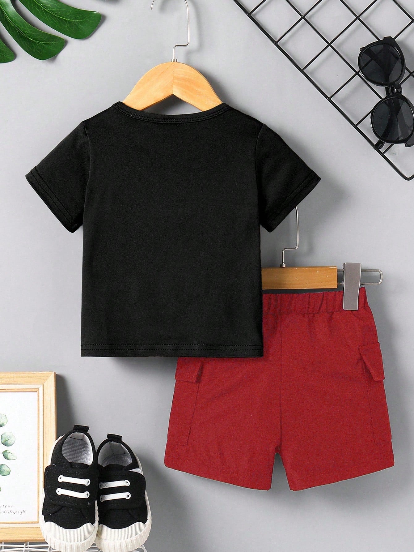 2pcs Boys Dabbing Bear Graphic Tee & Cargo Shorts Set - Onyx | 21 C...
