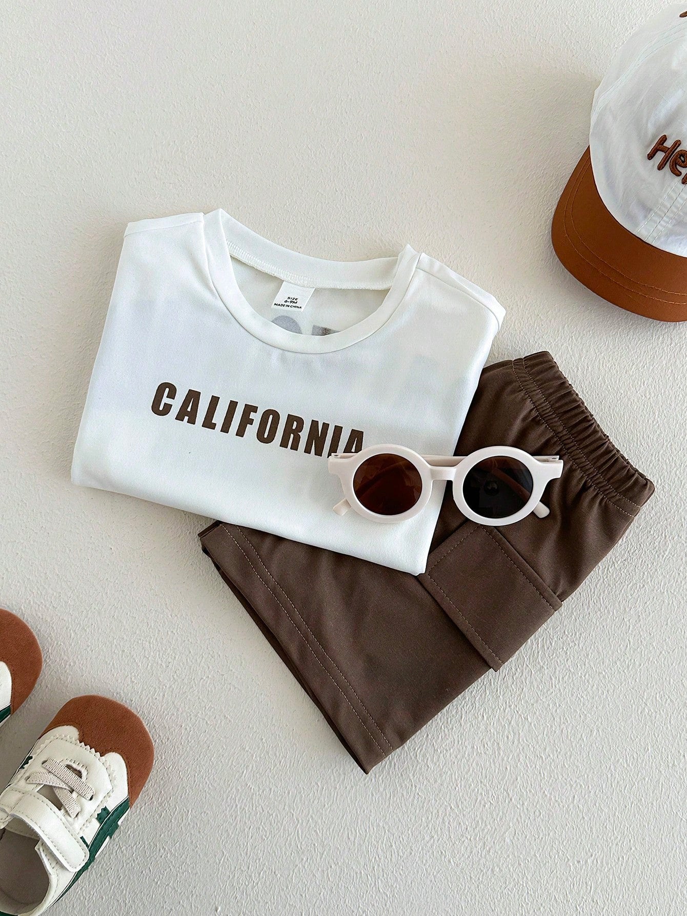 2pcs Boys California Graphic Tee & Cargo Shorts Set - Ivory