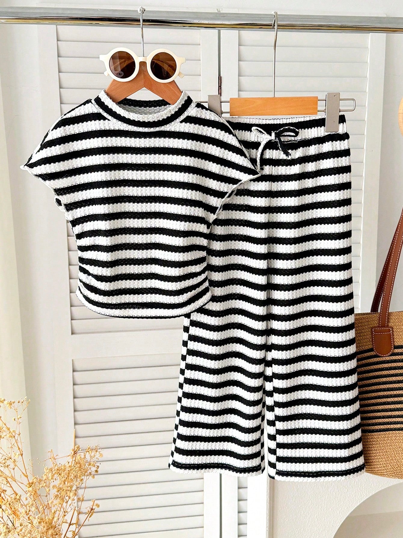 2pcs Girls Striped Waffle Knit Crop Top & Wide-Leg Pants Set - Ivor...