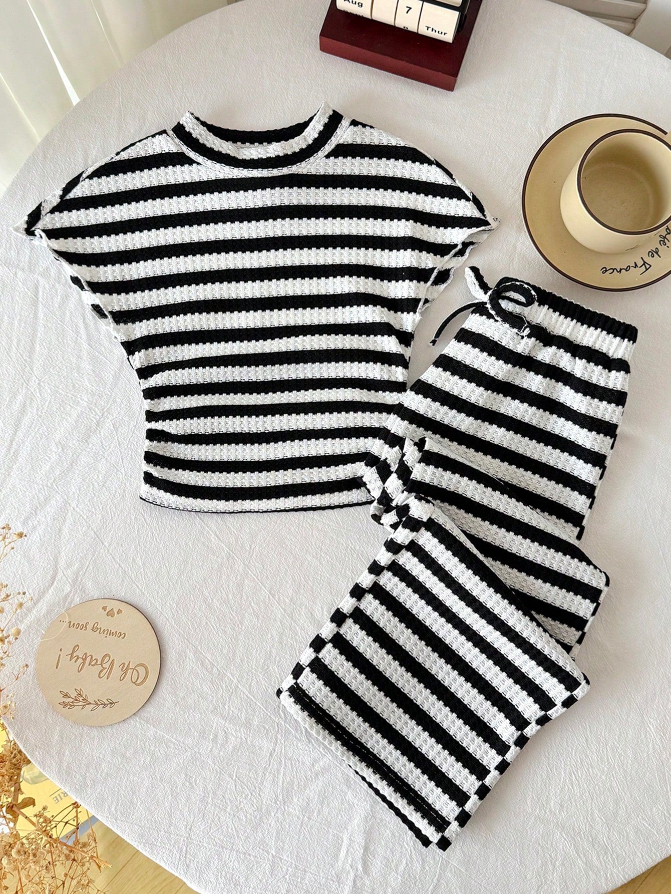 2pcs Girls Striped Waffle Knit Crop Top & Wide-Leg Pants Set - Ivor...