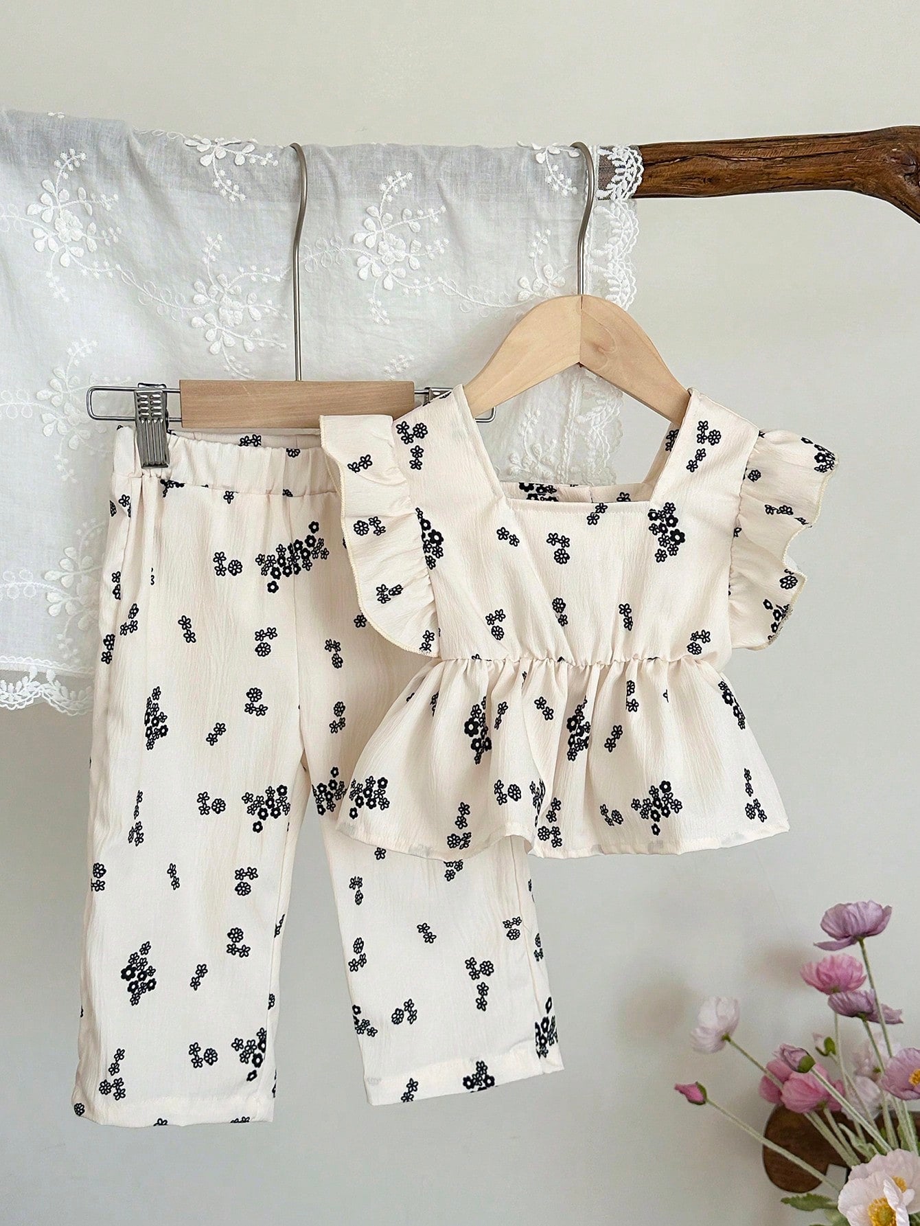 2pcs Girls Floral Ruffle Peplum Top & Pants Set - Ecru | 21 Century...