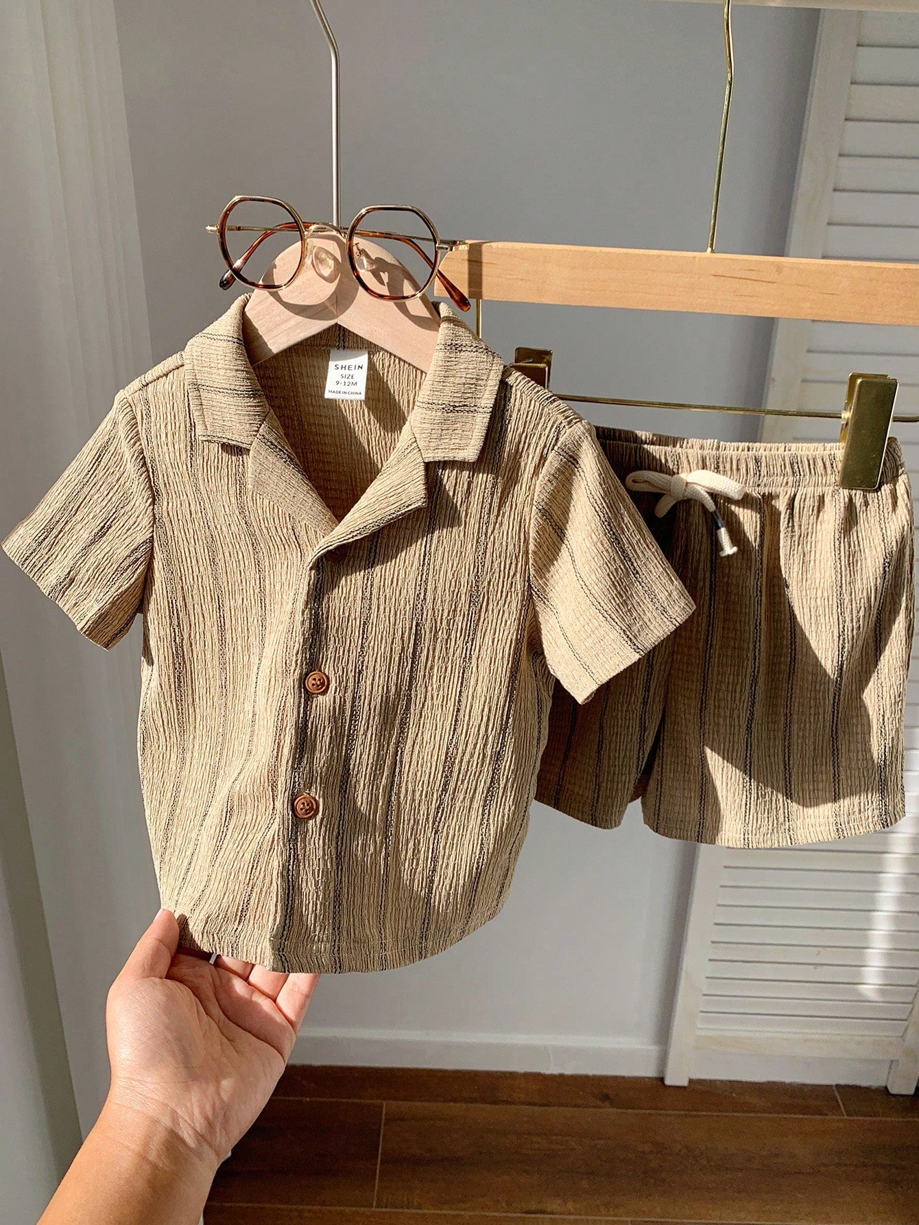 2pcs Boys Striped Resort Collar Shirt & Shorts Set - Taupe