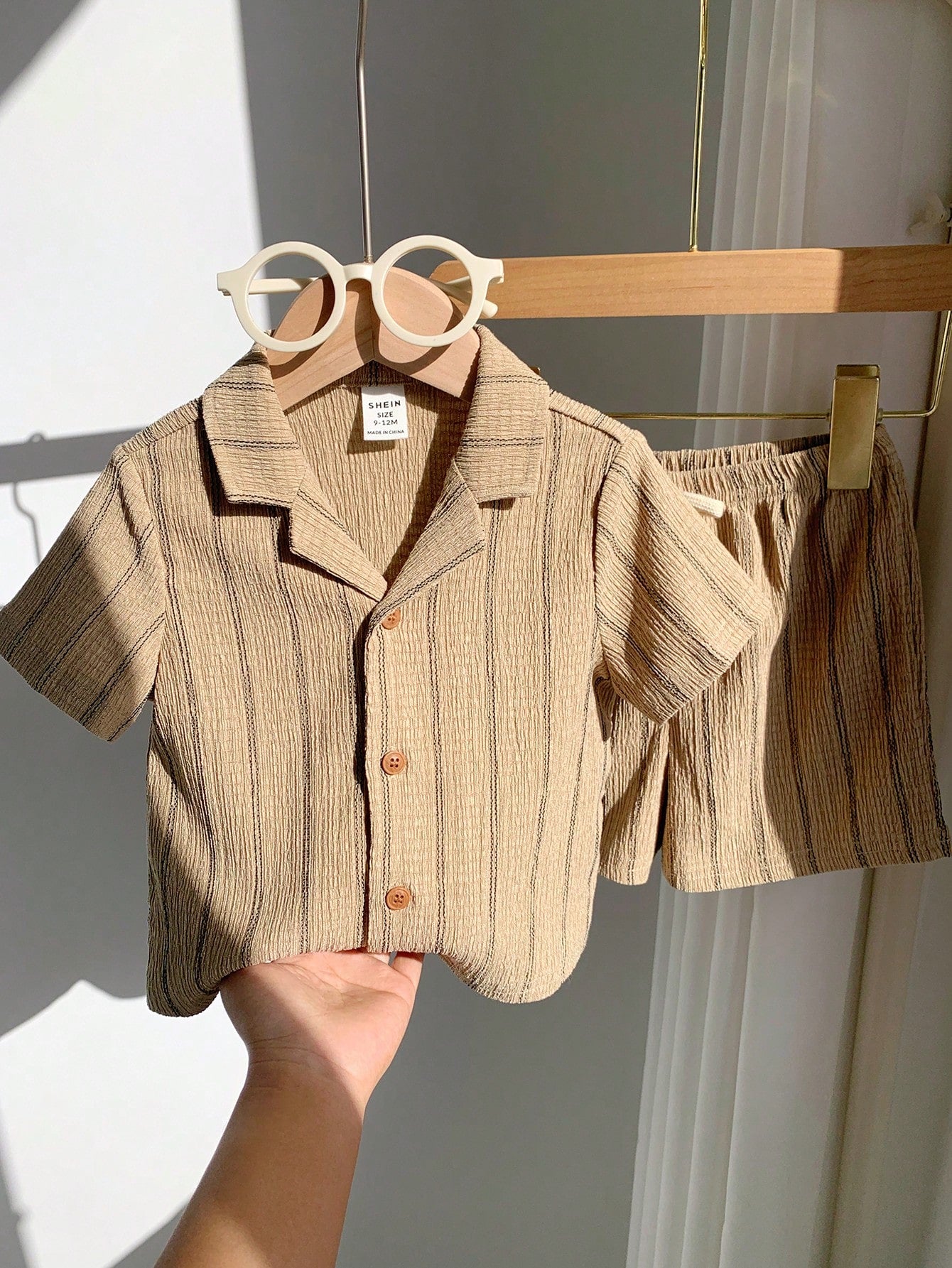 2pcs Boys Striped Resort Collar Shirt & Shorts Set - Taupe