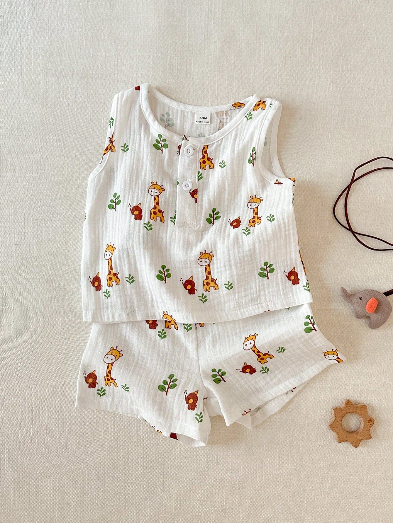 2pcs Boys Giraffe Print Muslin Tank Top & Shorts Set - Ivory | 21 C...