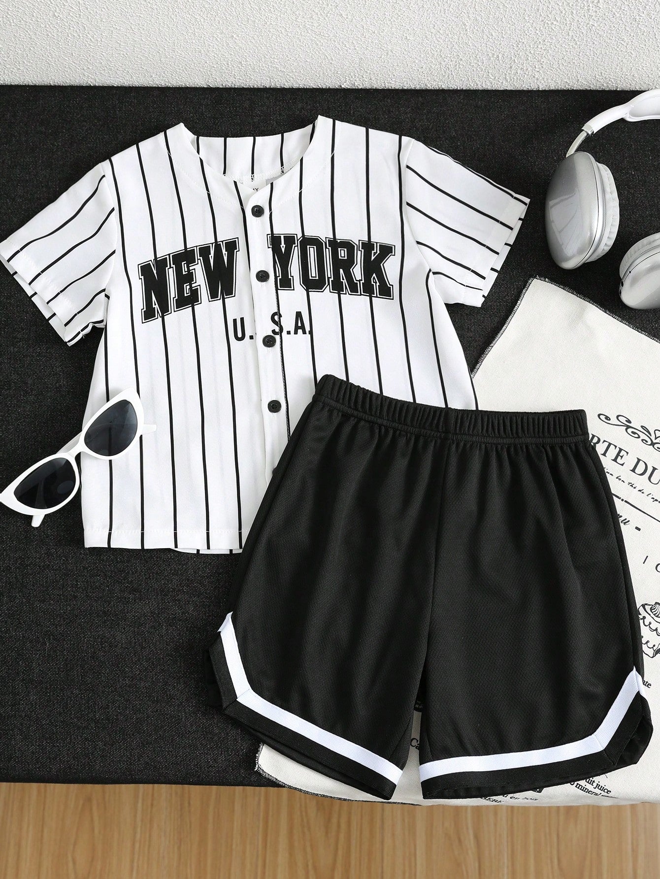 2pcs Boys New York Stripe Baseball Jersey & Shorts Set - Ivory