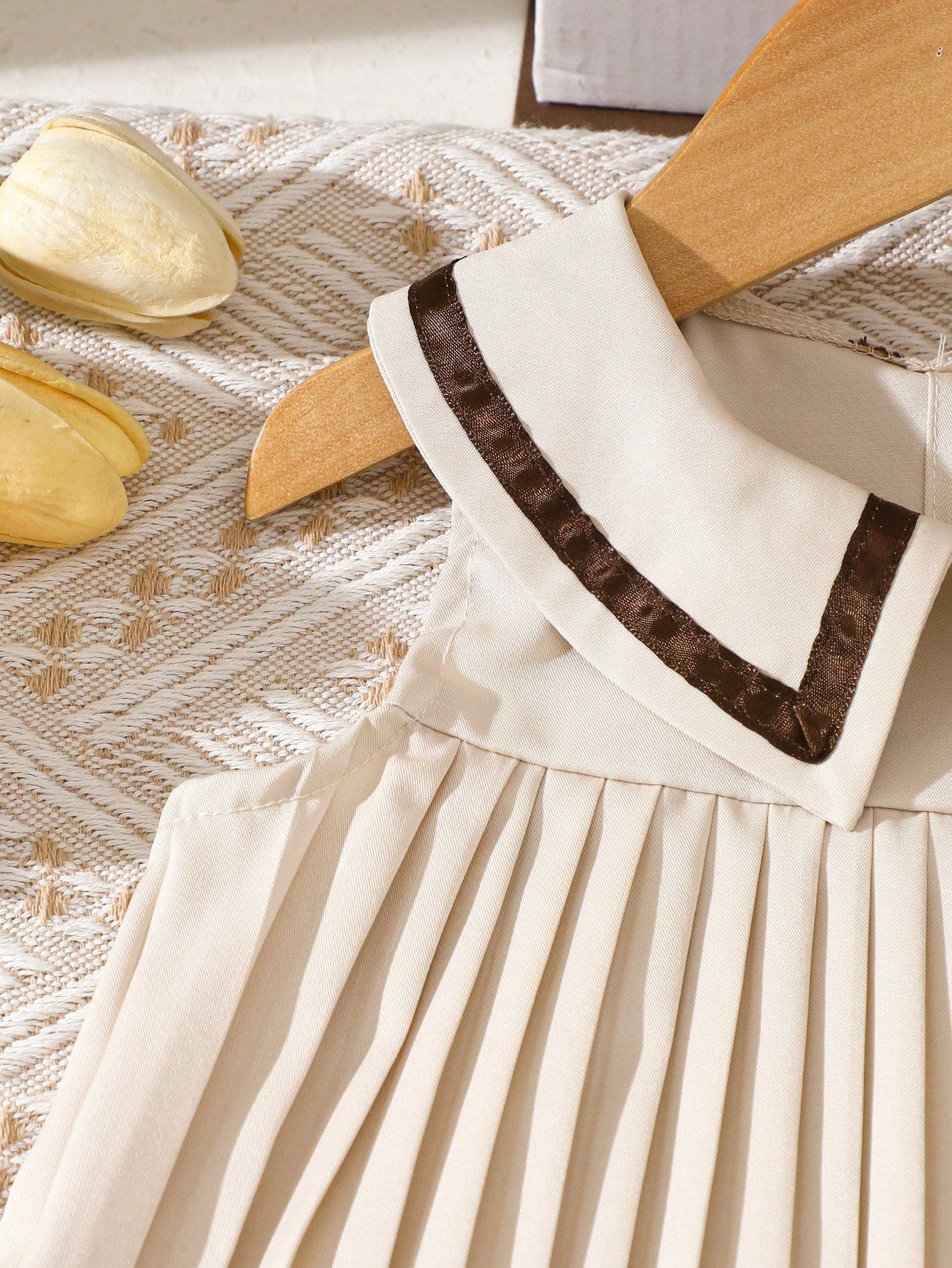 Girls Colourblock Pleated Peter Pan Collar Dress - Ecru | 21 Centur...