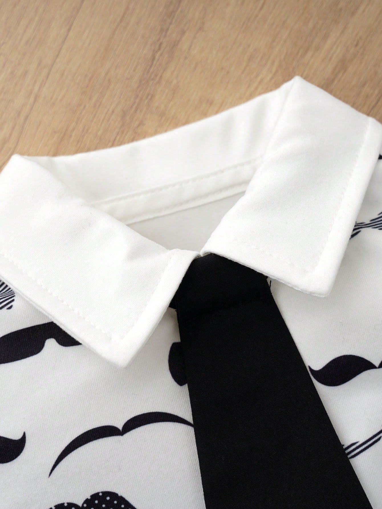 2pcs Baby Boys Moustache Print Bodysuit & Suspender Shorts Set - Iv...