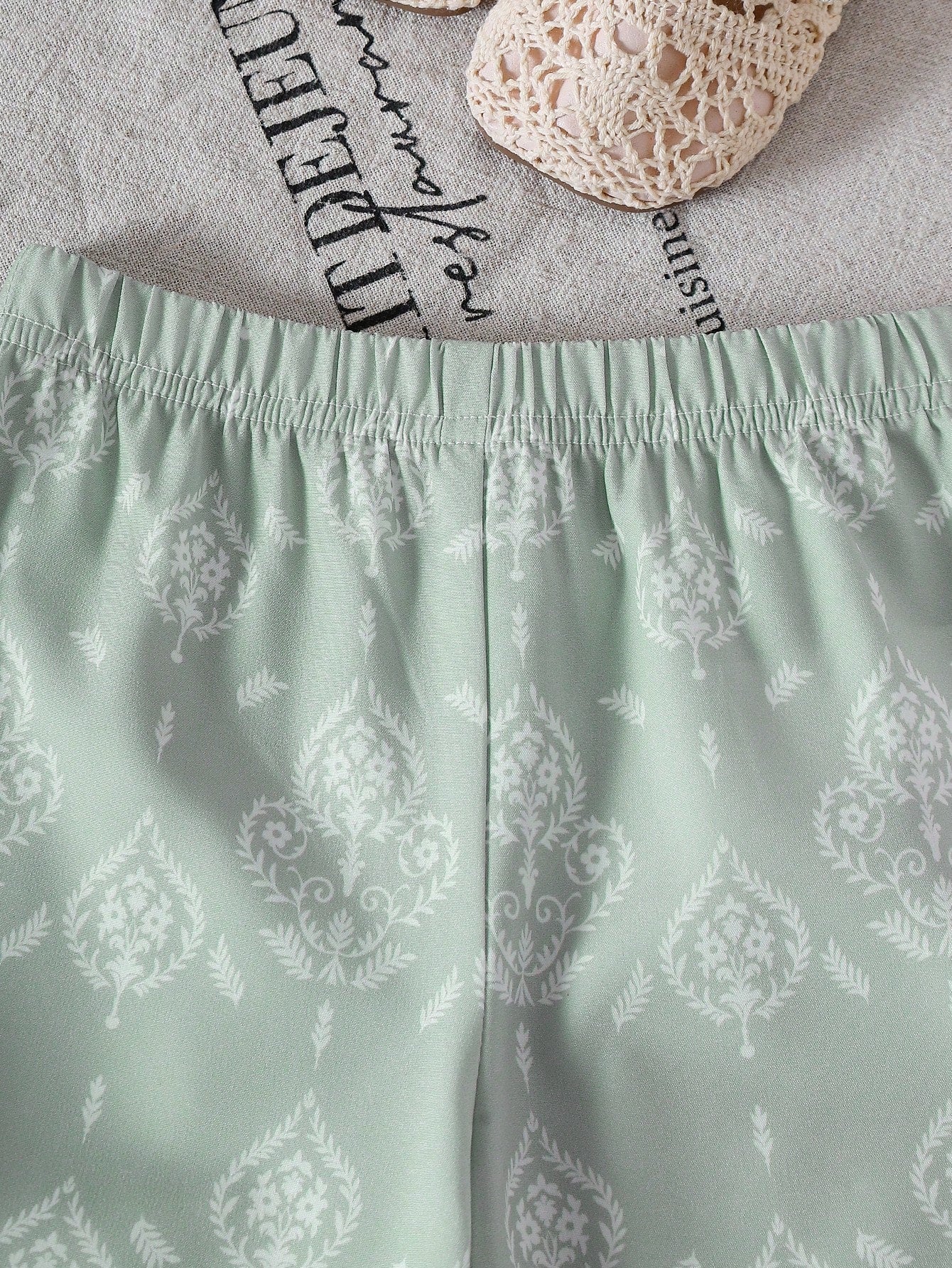 2pcs Girls Damask Print Lace-Trim Top & Wide-Leg Pants - Sage | 21 ...