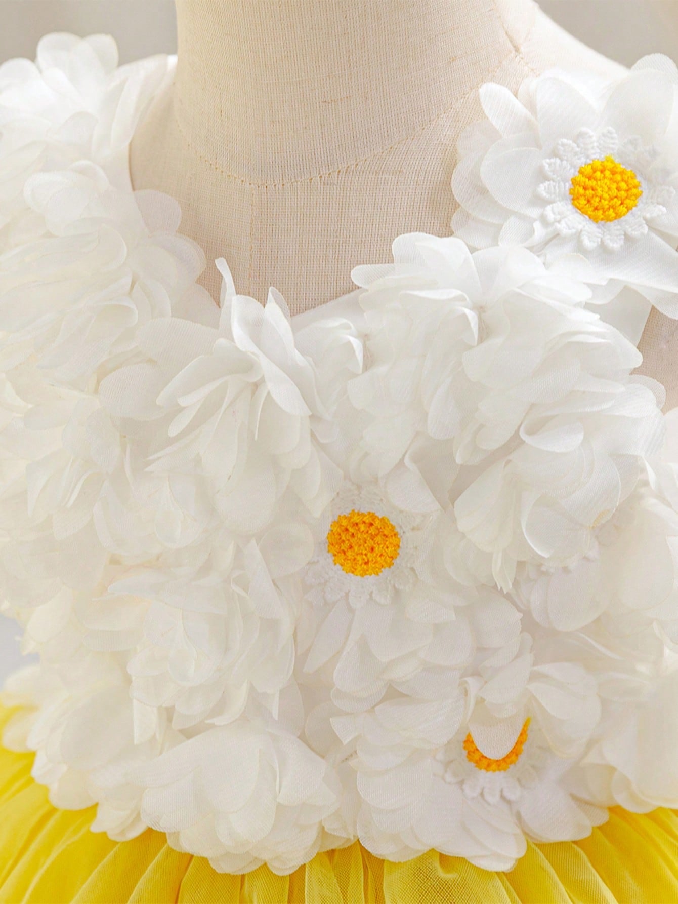 2pcs Girls Daisy Appliqué Tulle Ball Gown & Headband - Buttercup | ...