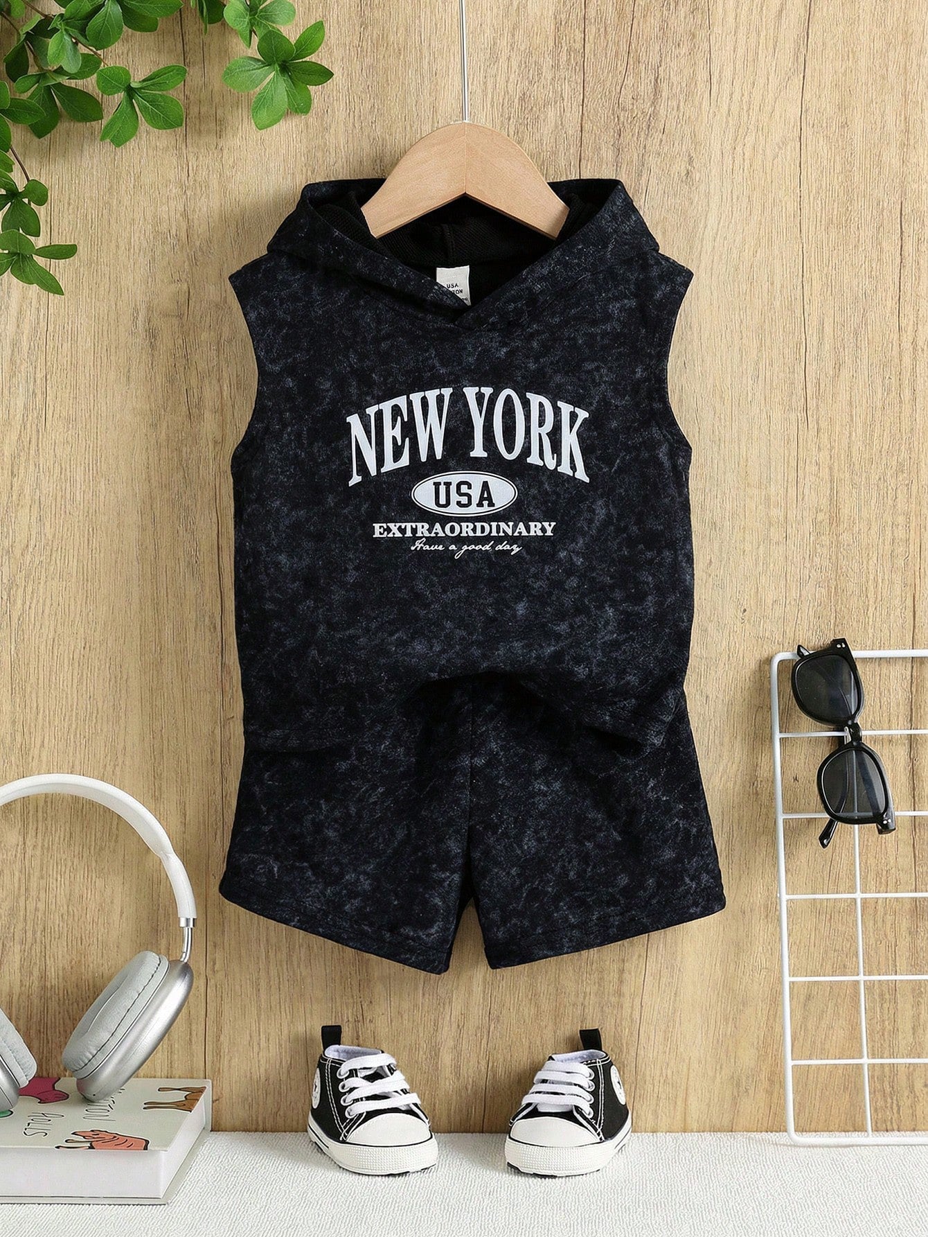 Boys New York Letter Print Hooded Vest & Shorts Set - Onyx
