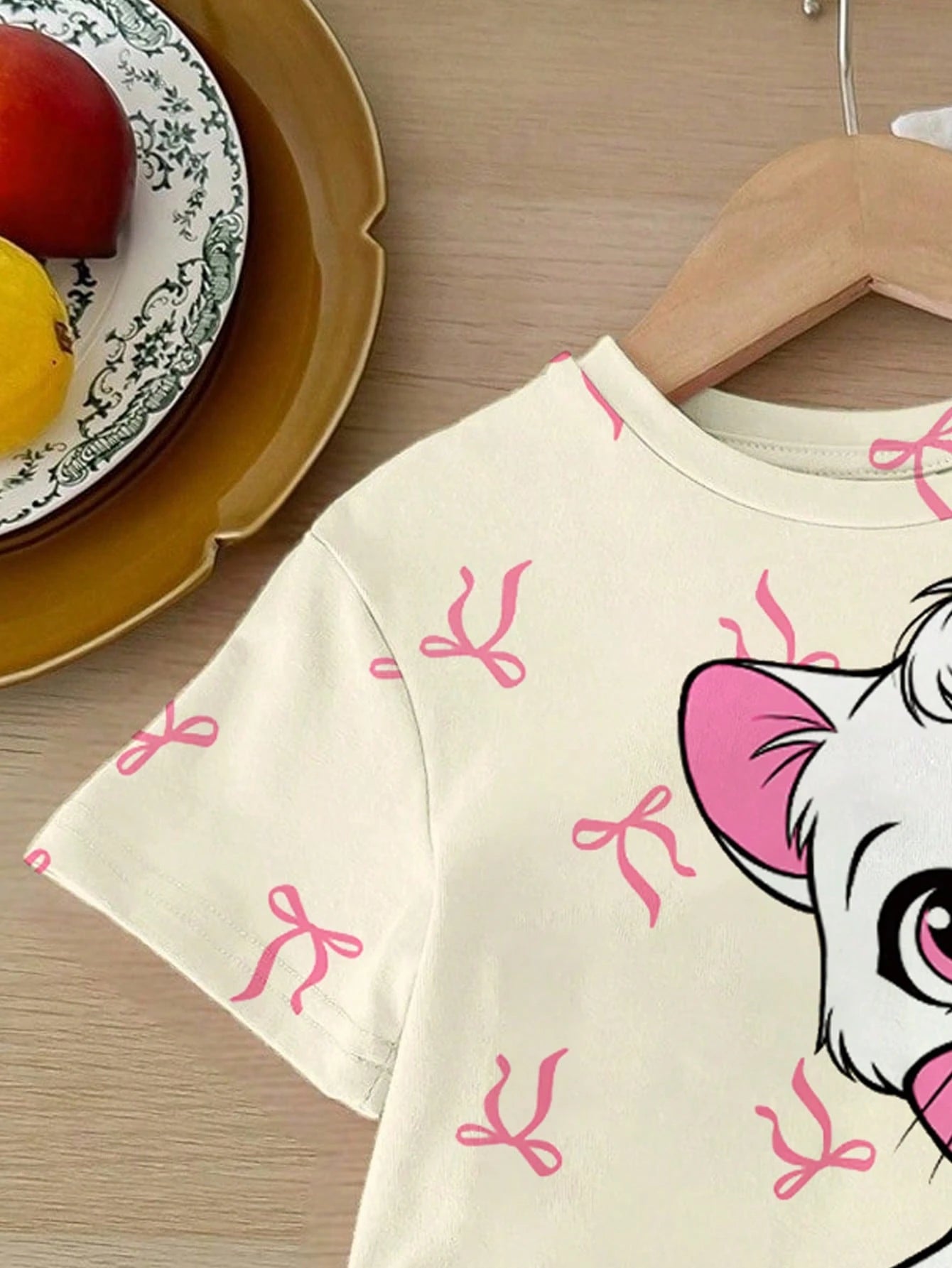 2pcs Girls Bow Kitty Print Tee & Shorts Set - Ecru