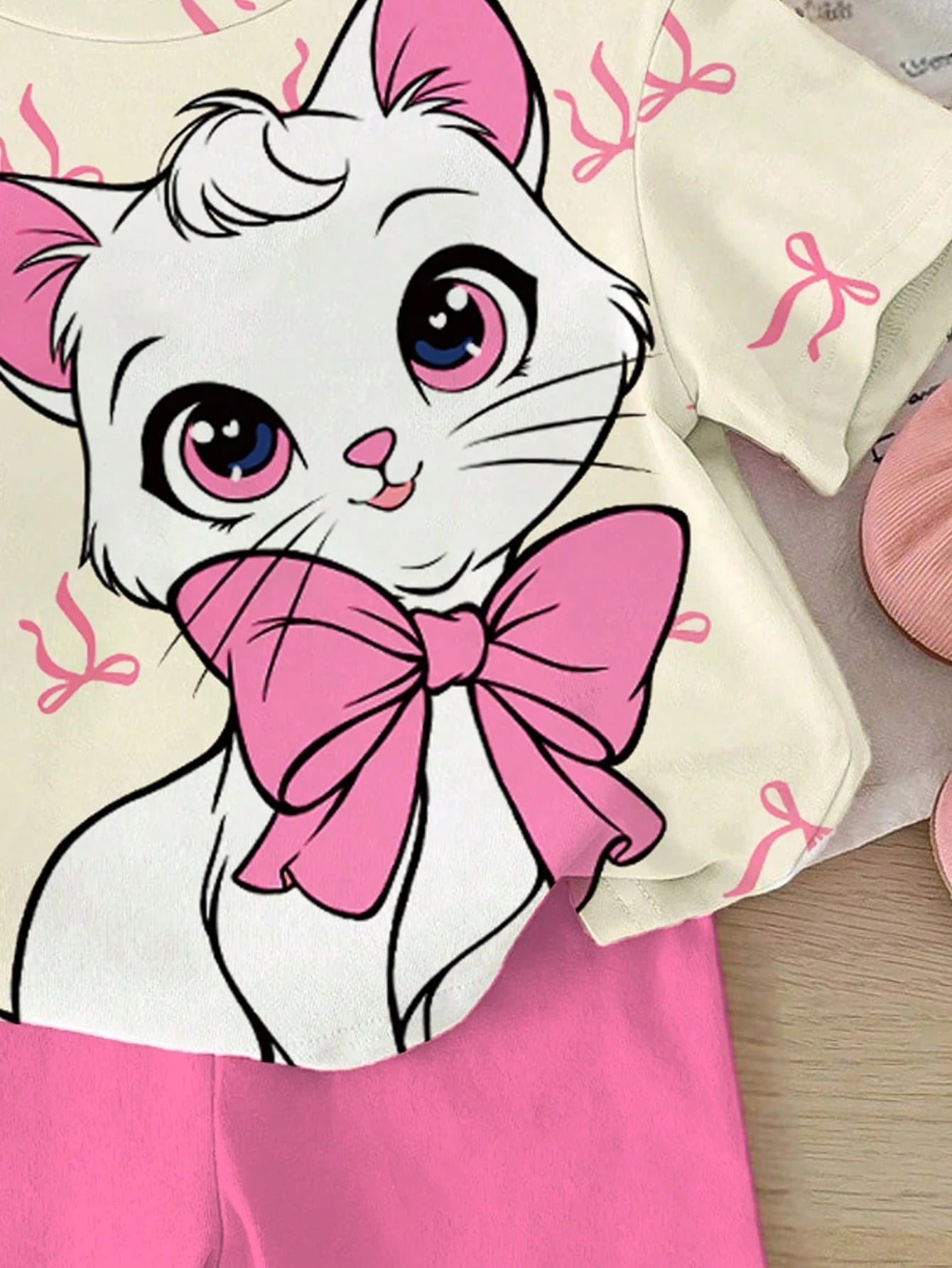 2pcs Girls Bow Kitty Print Tee & Shorts Set - Ecru