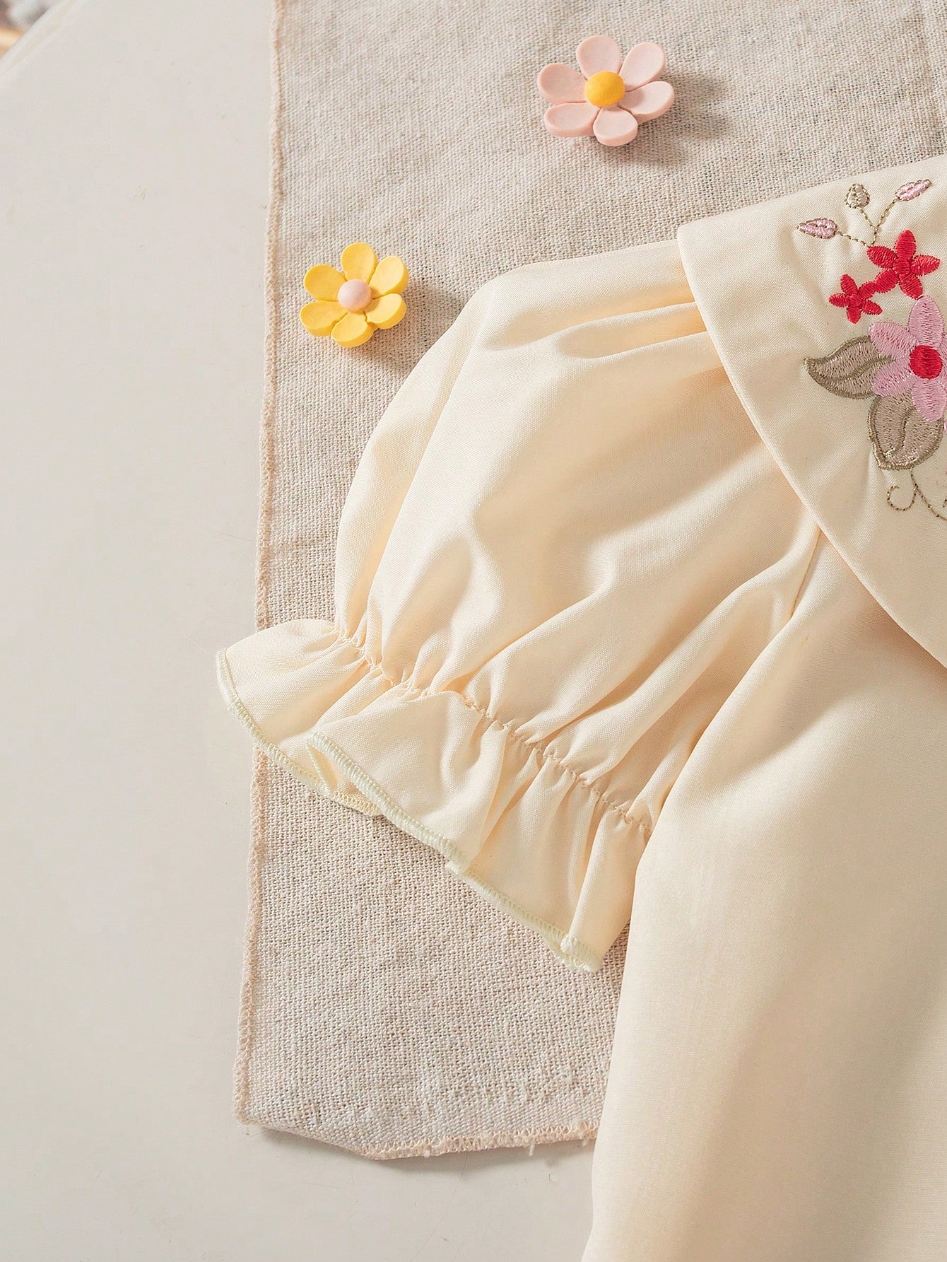 2pcs Girls Embroidered Peter Pan Collar Blouse & Wide-Leg Pants - Ivory