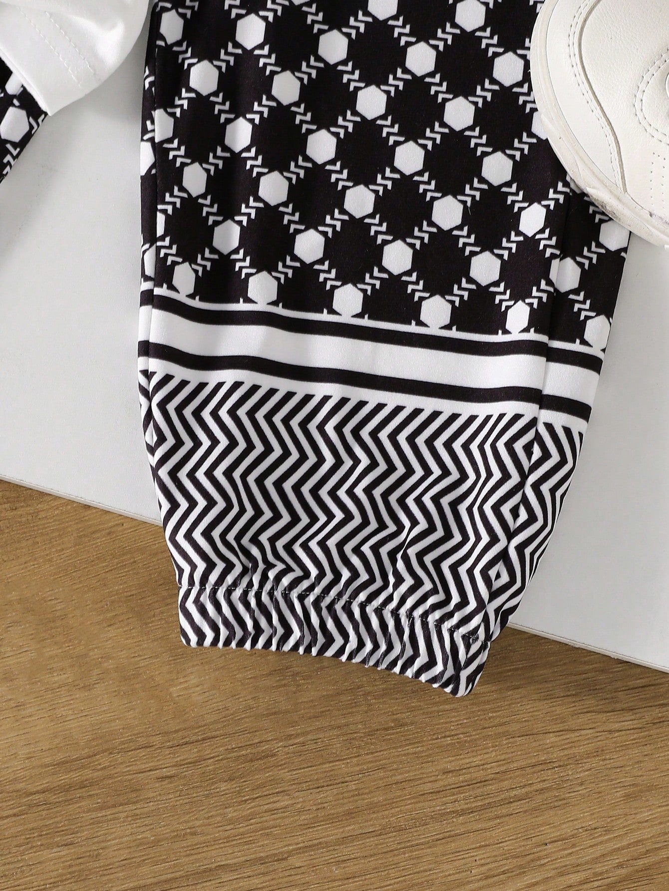 3pcs Boys Anime Prayer Print Tee, Keffiyeh Joggers & Cap Set - Ivor...