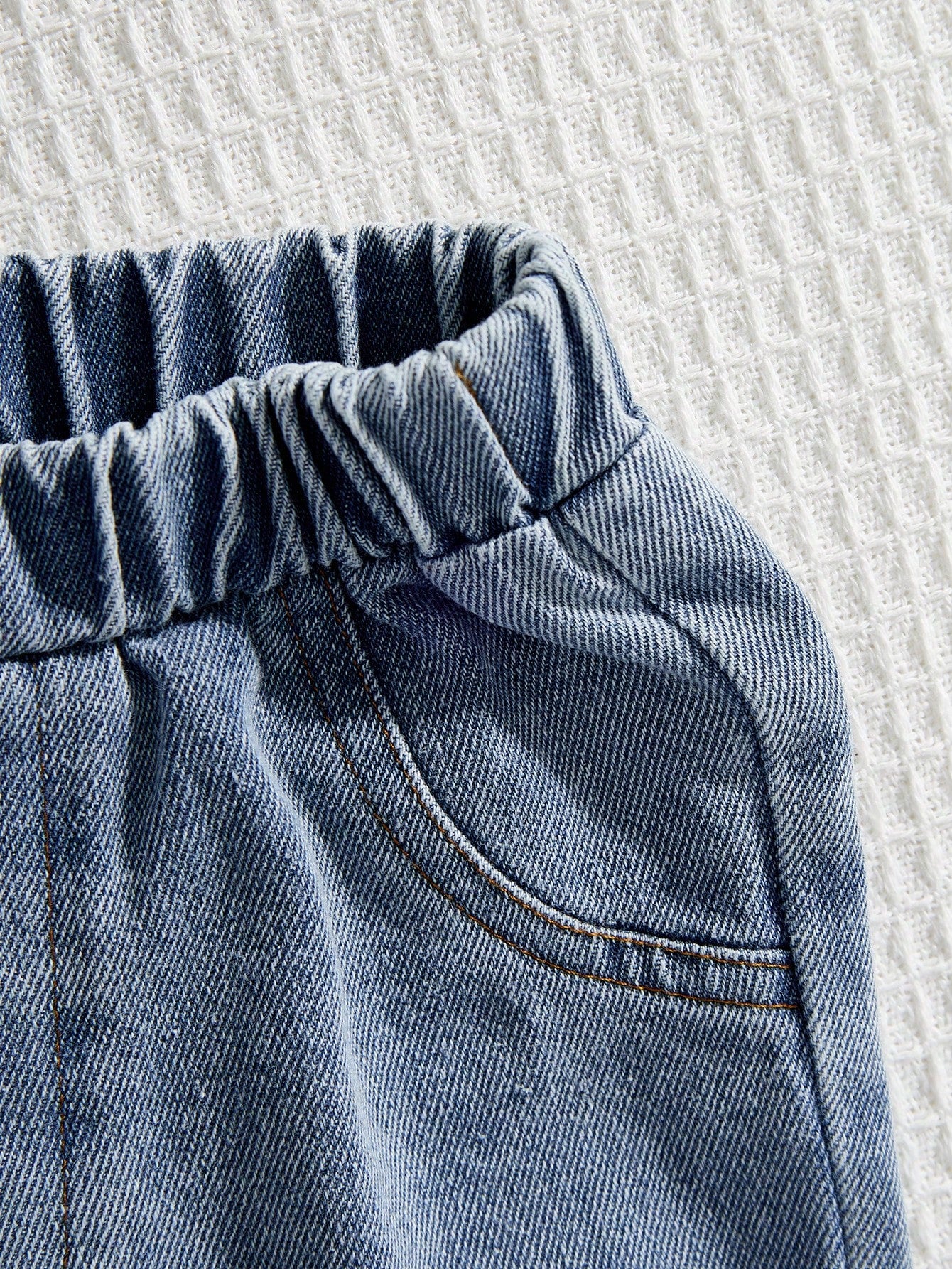 2pcs Toddler Boys Boston Embossed Tee & Denim Shorts Set - Chambray