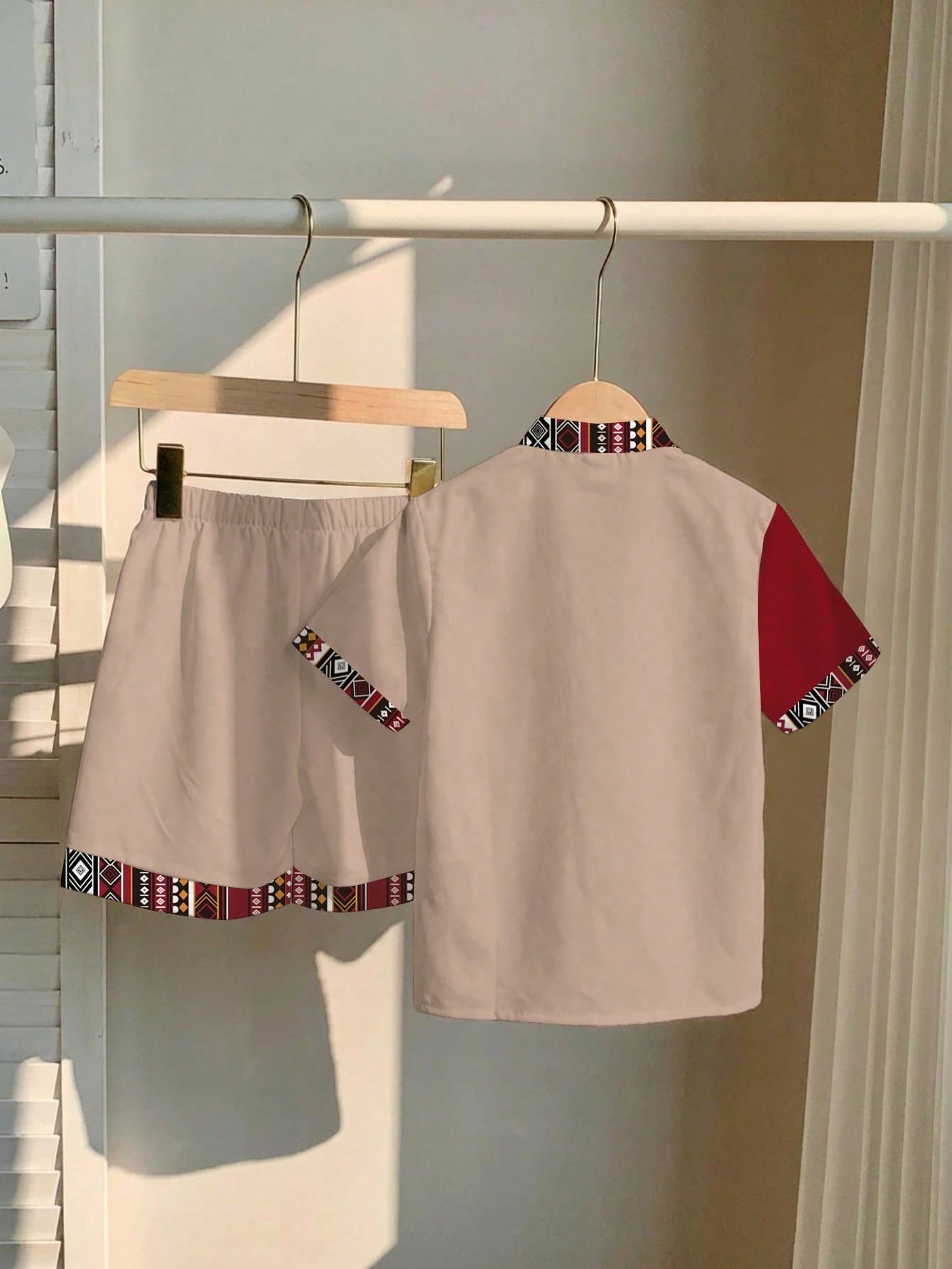 2pcs Little Boys Geometric Colourblock Shirt & Shorts Set - Crimson