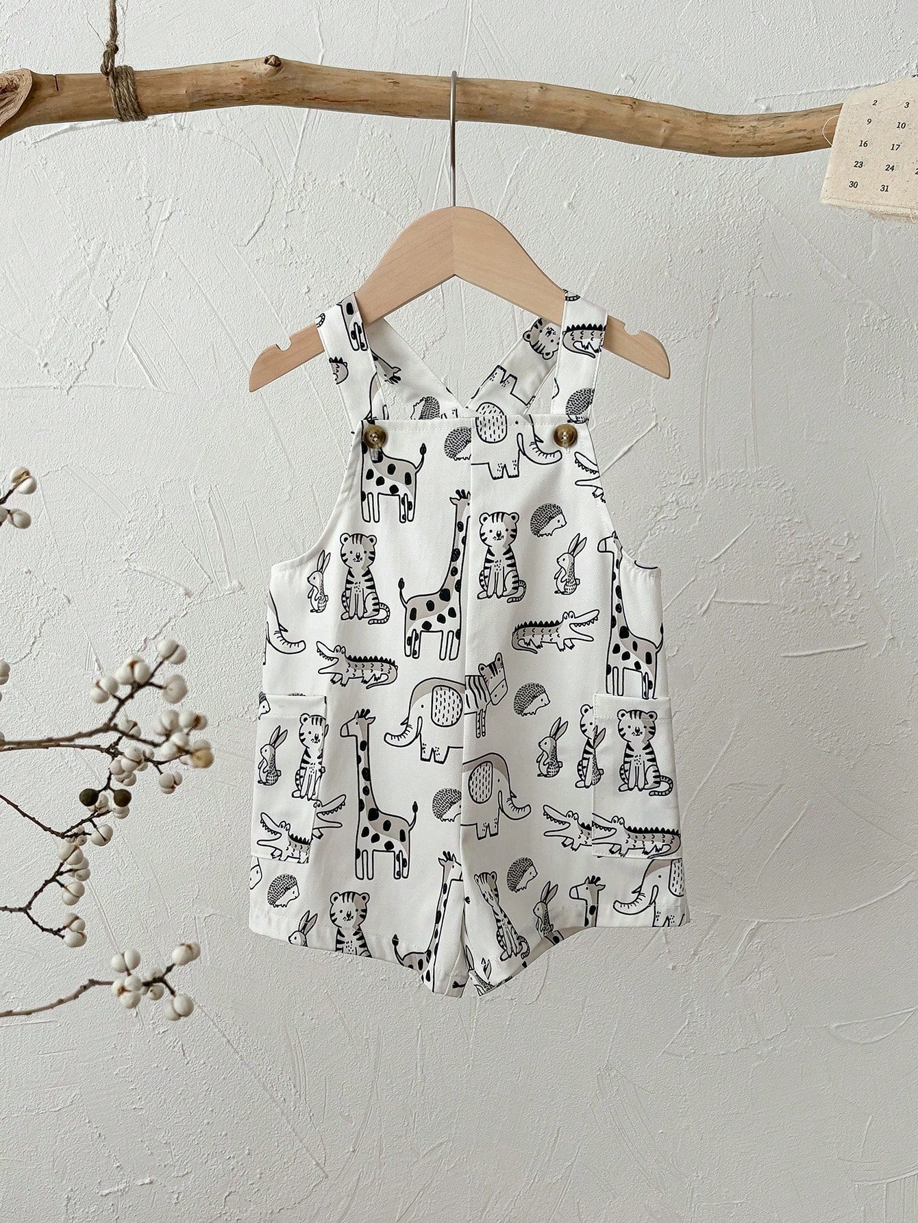 2pcs Unisex Safari Animal Print Tee & Dungaree Set - Ivory | 21 Cen...