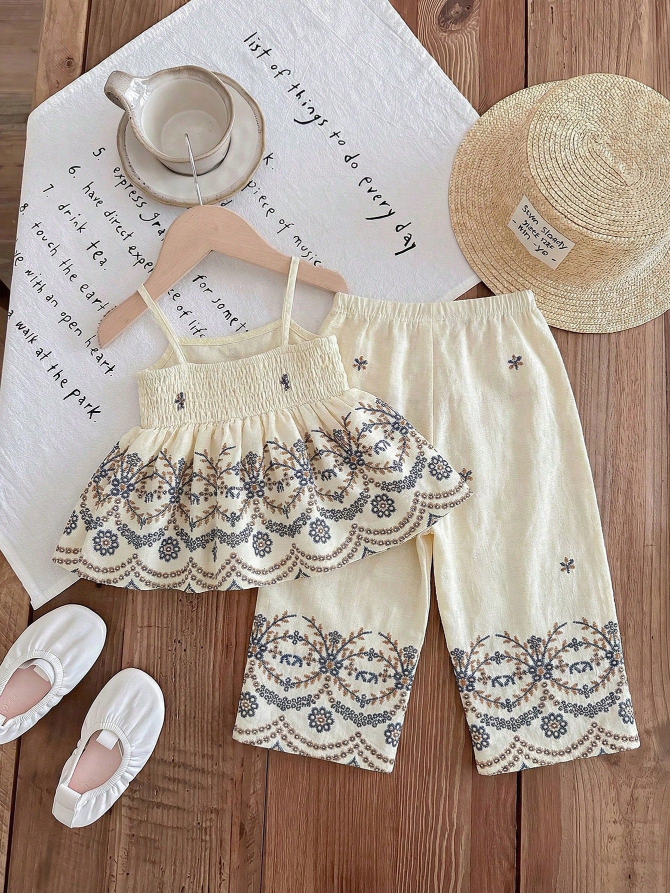 2pcs Girls Floral Embroidered Camisole Top & Wide-Leg Pants Set - E...