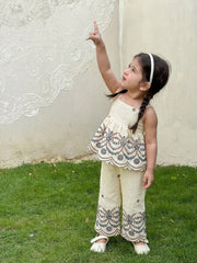 2pcs Girls Floral Embroidered Camisole Top & Wide-Leg Pants Set - E...