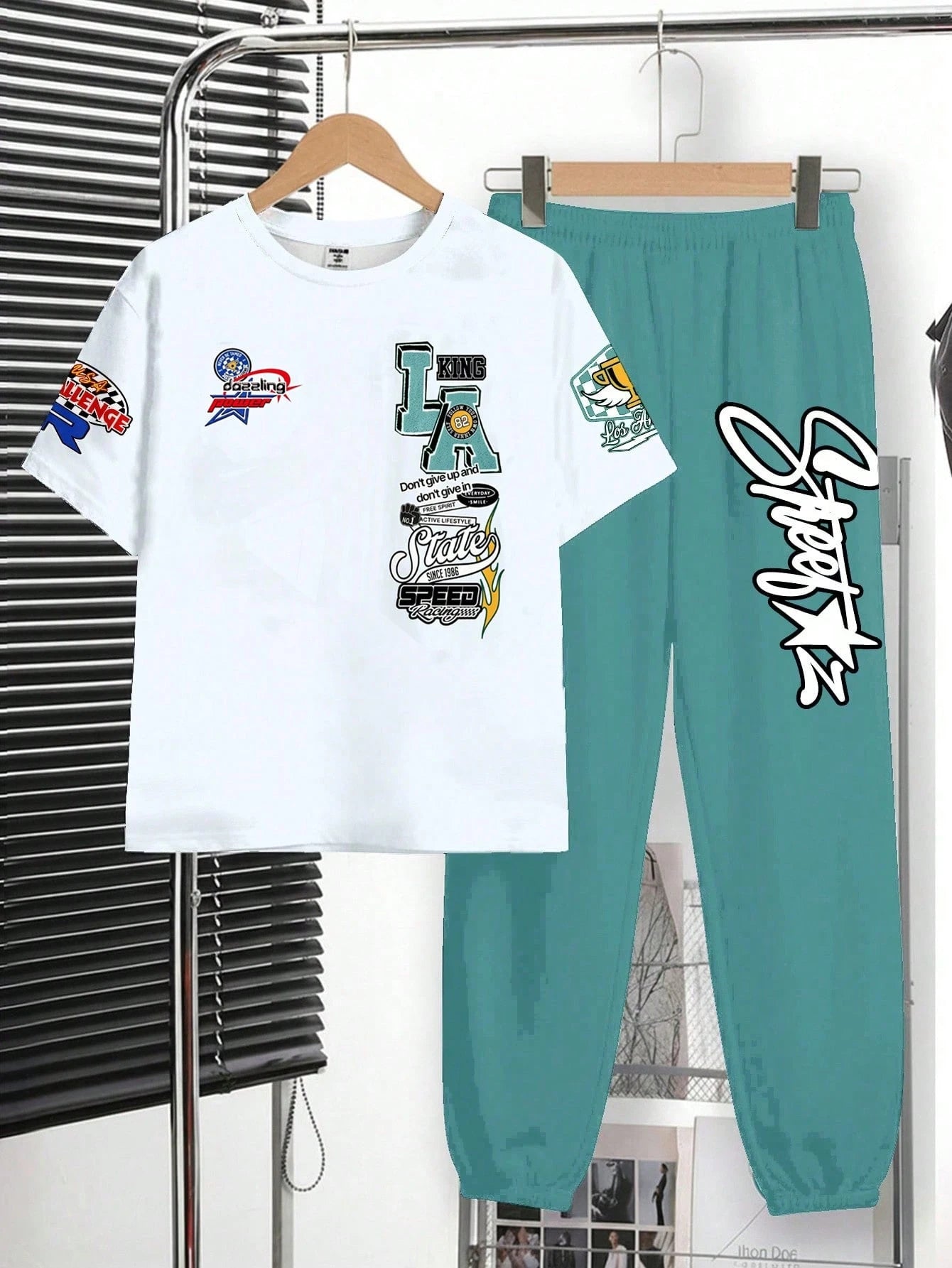 2pcs Big Boys Y2K Graffiti Print Tee & Pants Set - Ivory