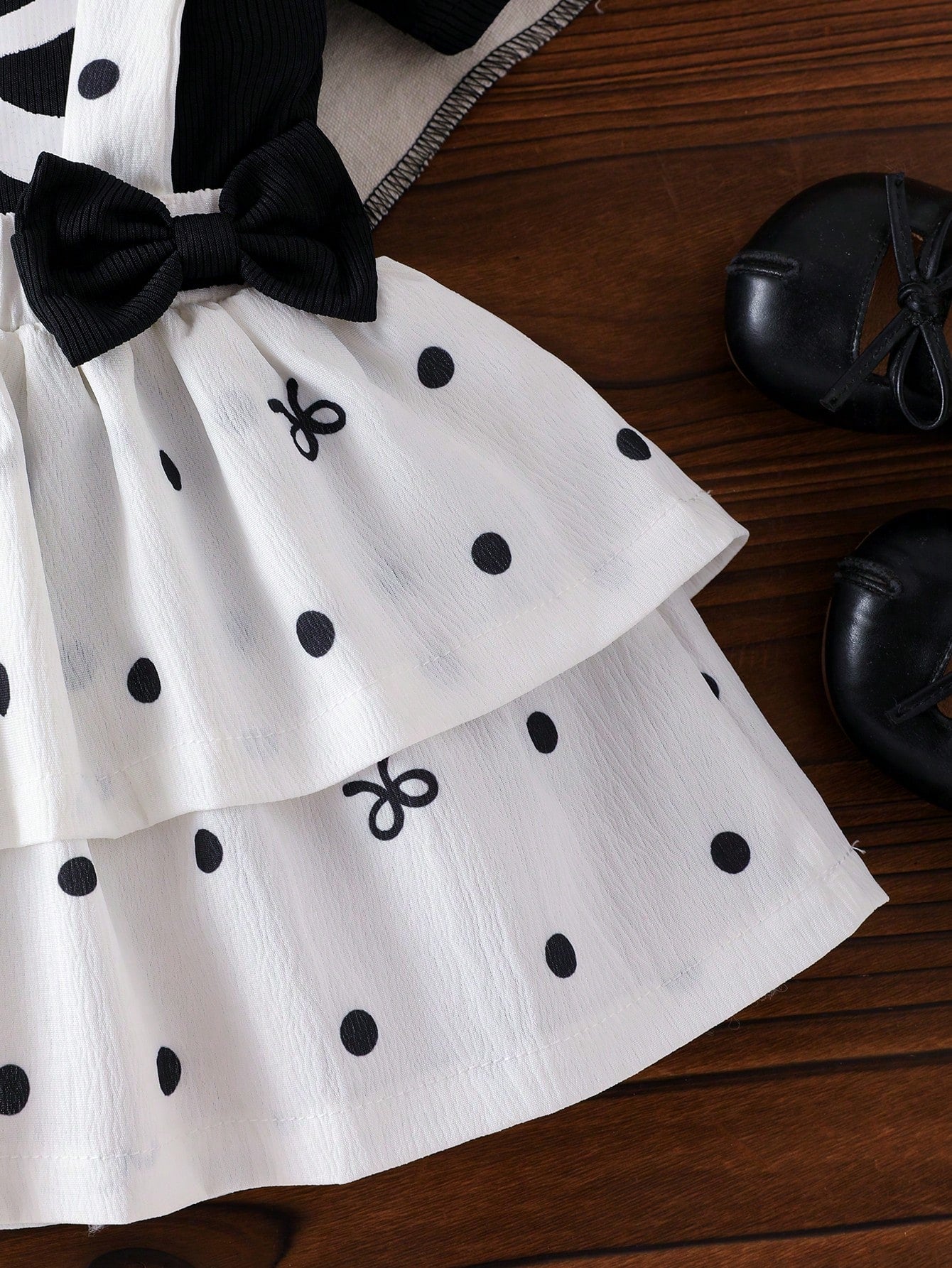 3pcs Girls Bow Print Ruffle Tee & Polka Dot Suspender Skirt Set - Onyx