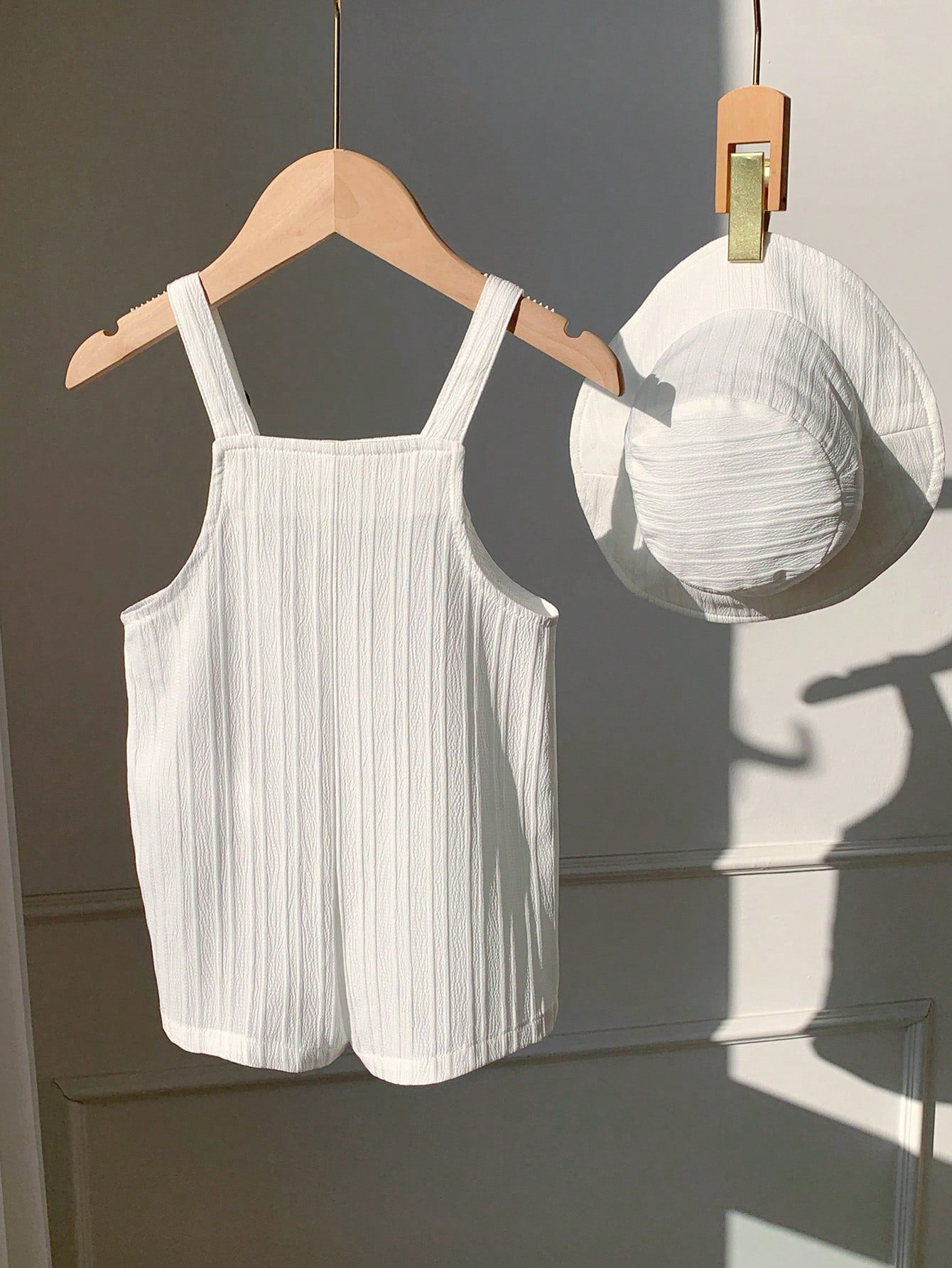 Boys Linen-Texture Bib Romper & Bucket Hat Set - Ivory