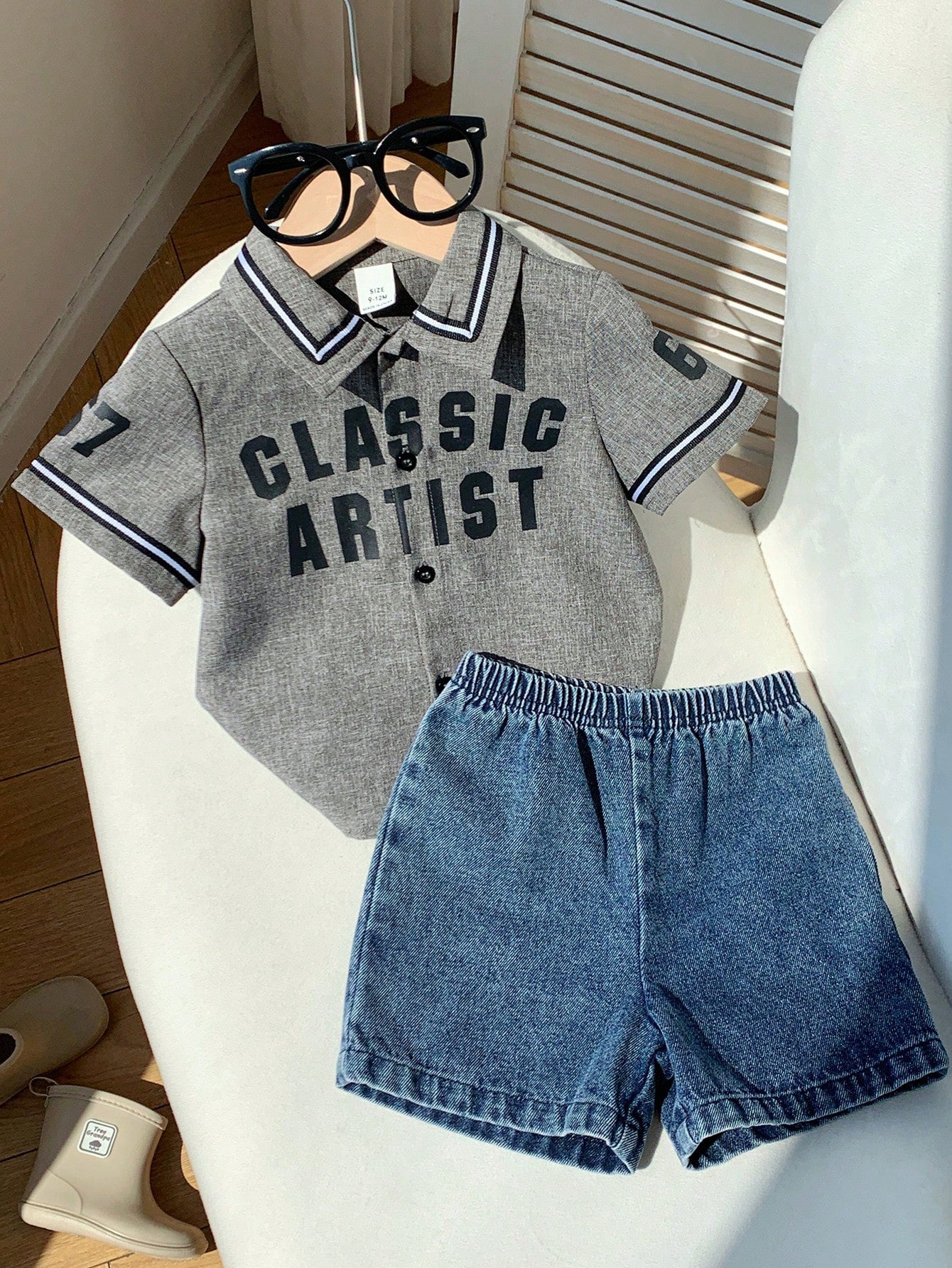 2pcs Boys Classic Artist Varsity Jacket & Denim Shorts Set - Griege