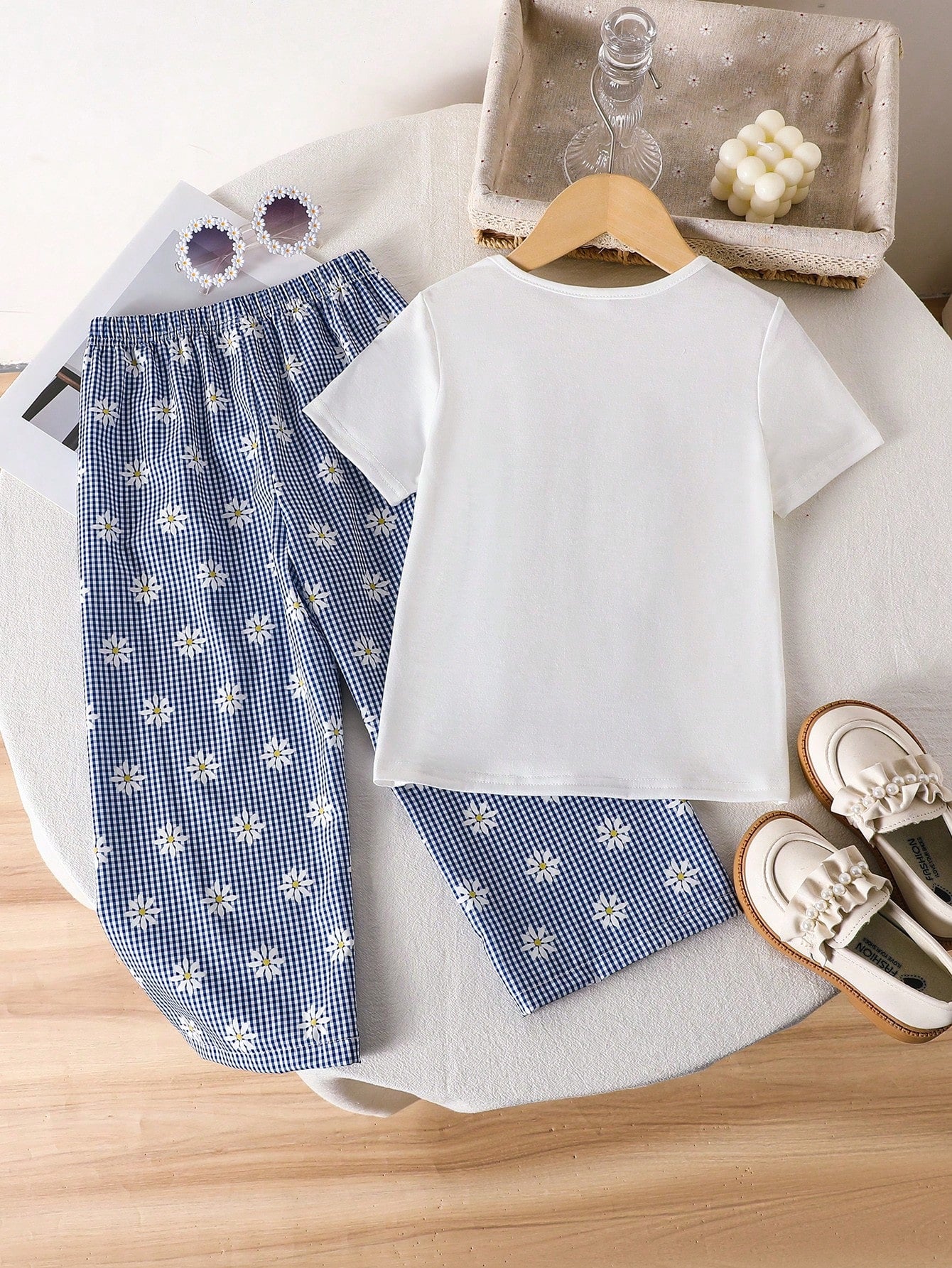 2pcs Girls Gingham Daisy Bow Appliqué Tee & Wide-Leg Pants Set - Iv...