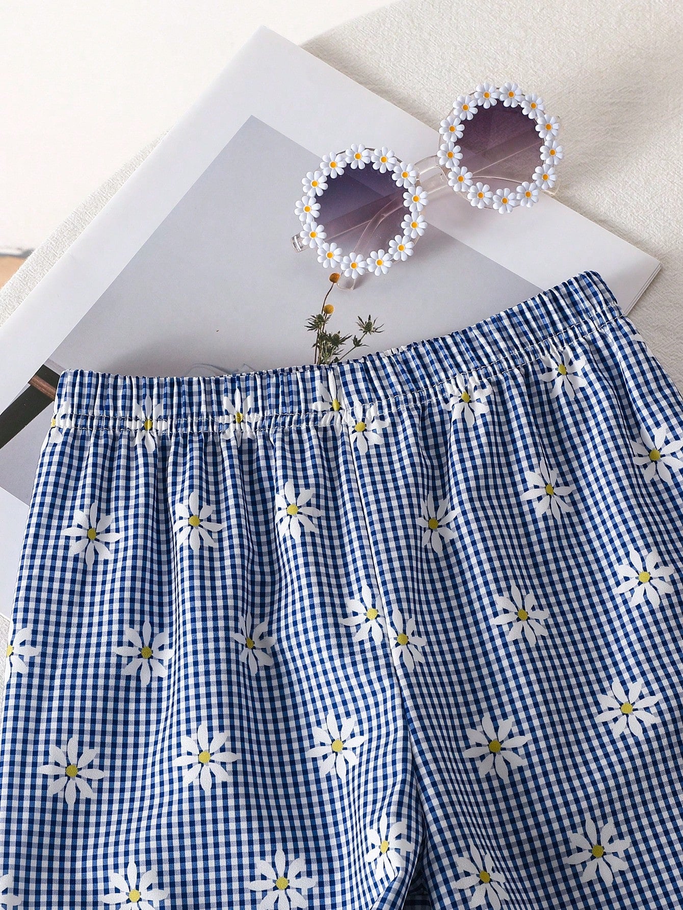 2pcs Girls Gingham Daisy Bow Appliqué Tee & Wide-Leg Pants Set - Iv...