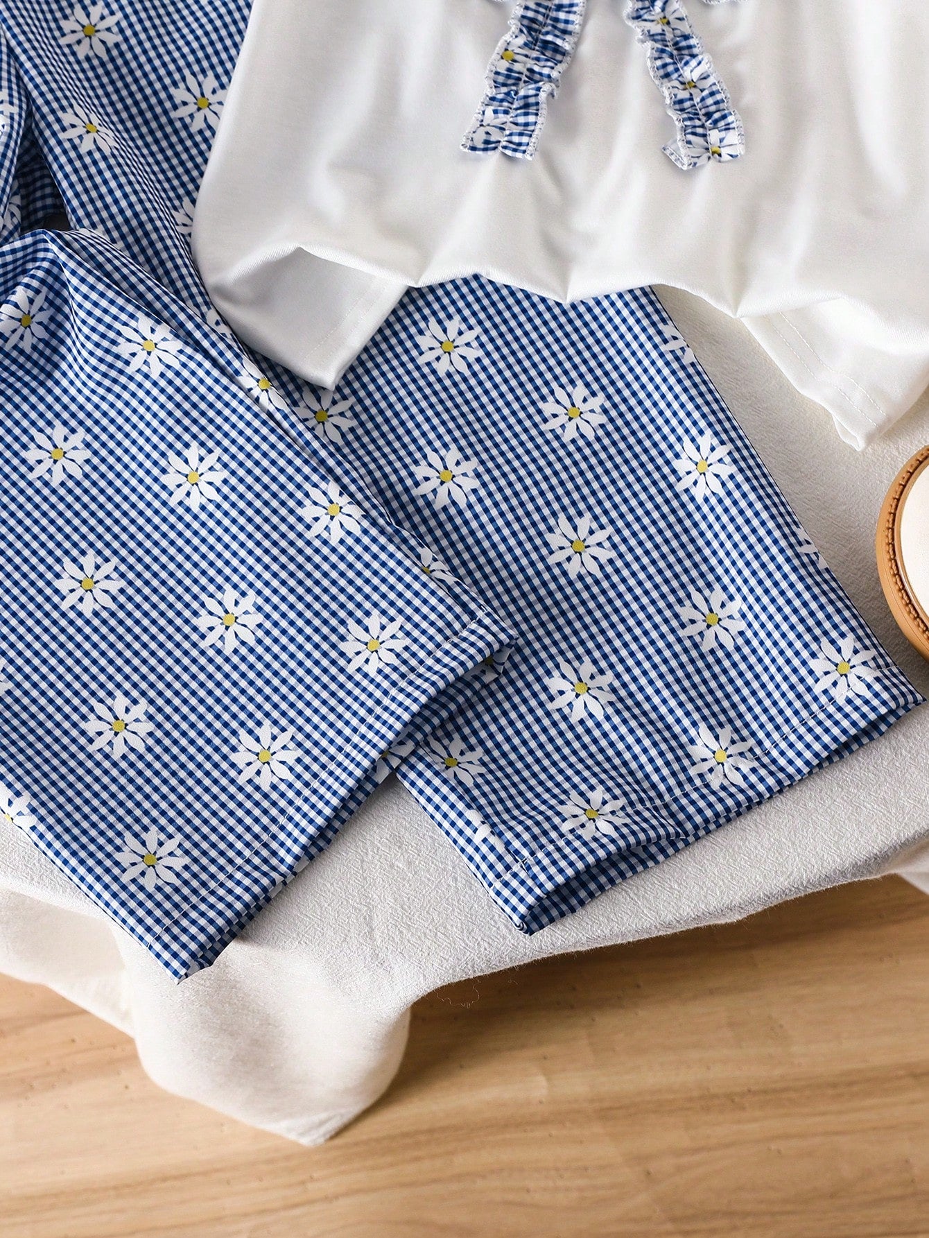 2pcs Girls Gingham Daisy Bow Appliqué Tee & Wide-Leg Pants Set - Iv...