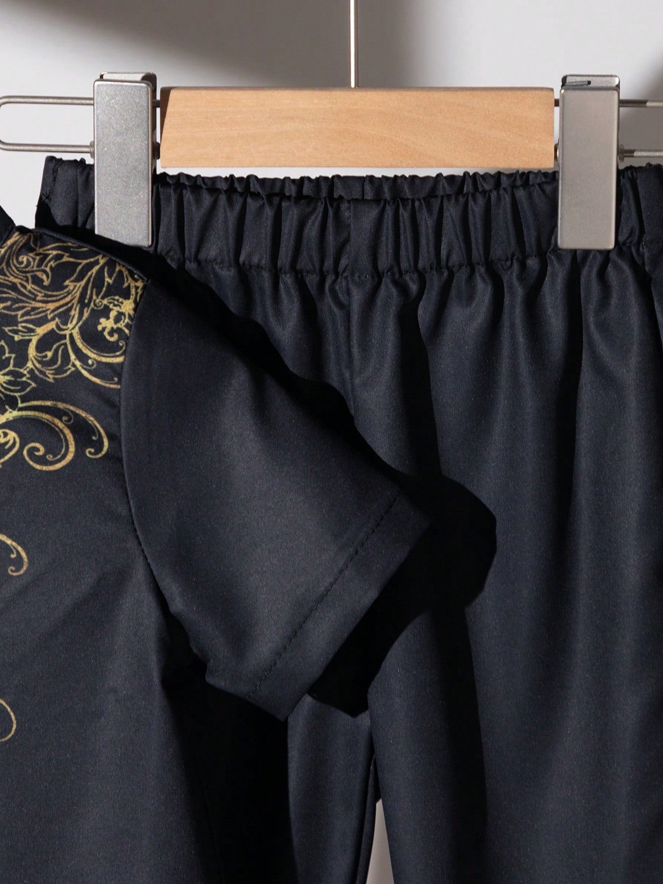 2pcs Boys Gold Baroque Print Kurta & Trousers Set - Onyx | 21 Centu...