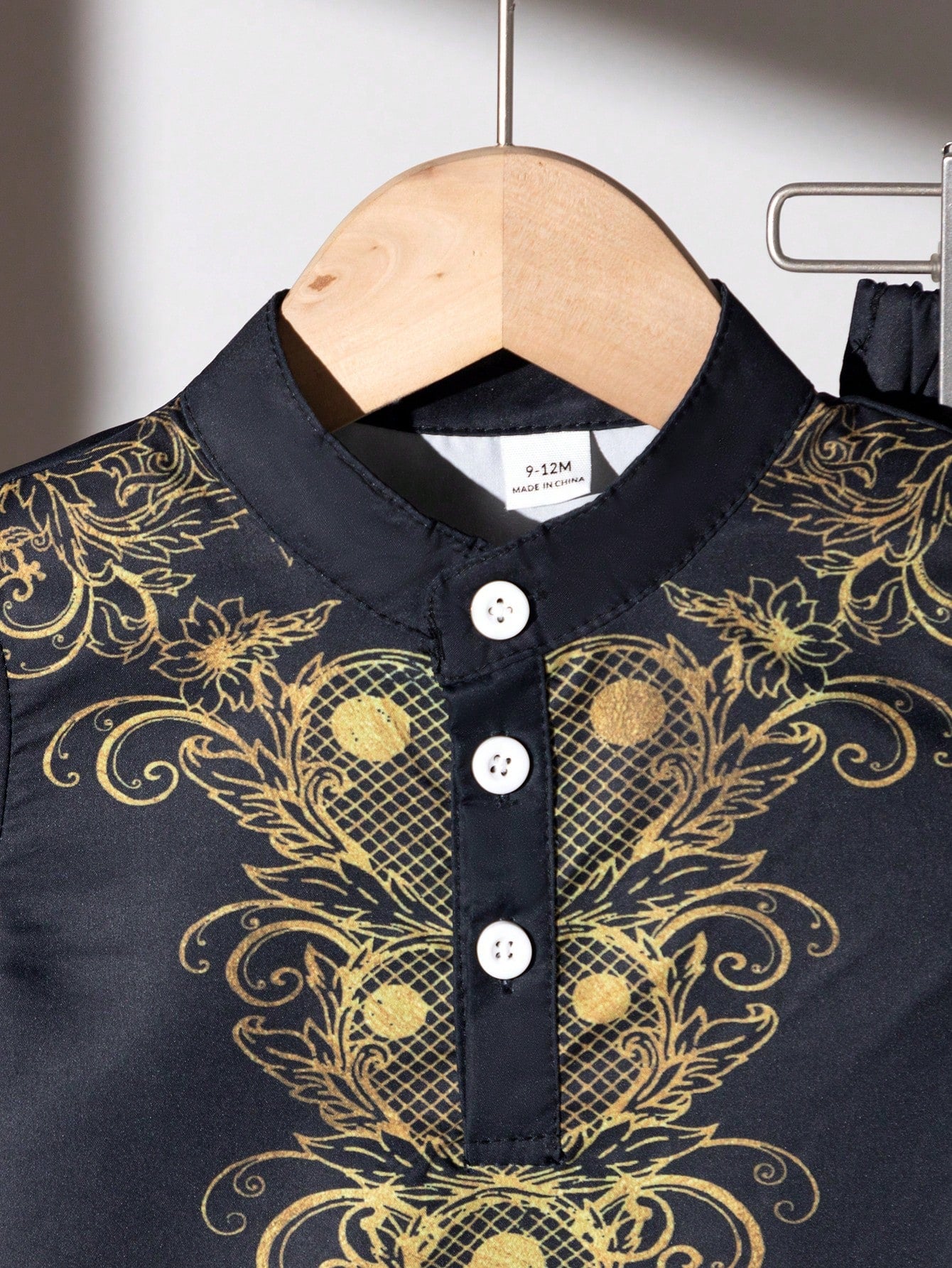 2pcs Boys Gold Baroque Print Kurta & Trousers Set - Onyx | 21 Centu...