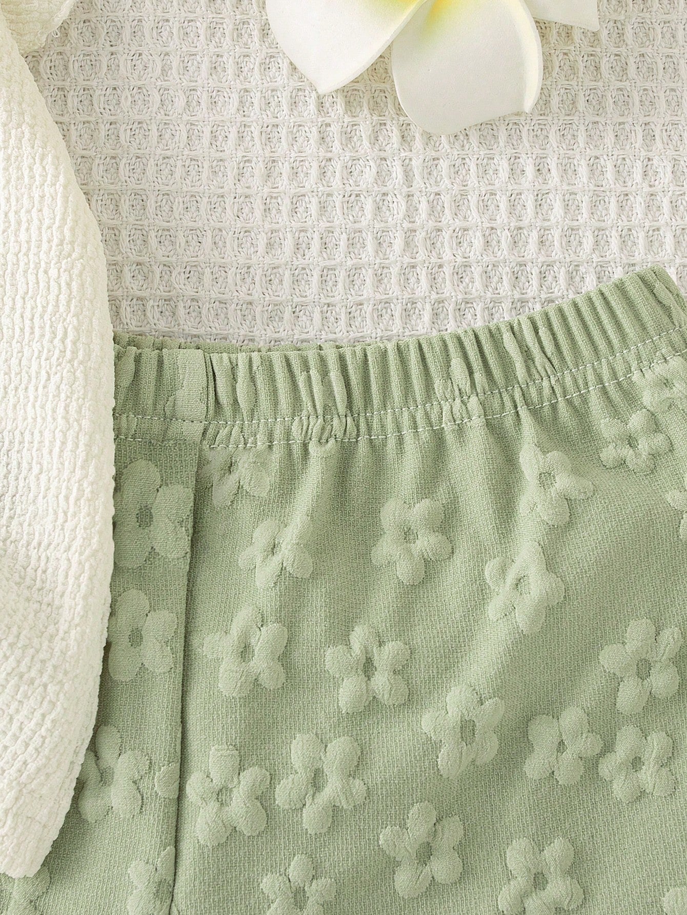 Girls 3D Floral Ruffle Sleeve Top & Shorts Set - Ivory