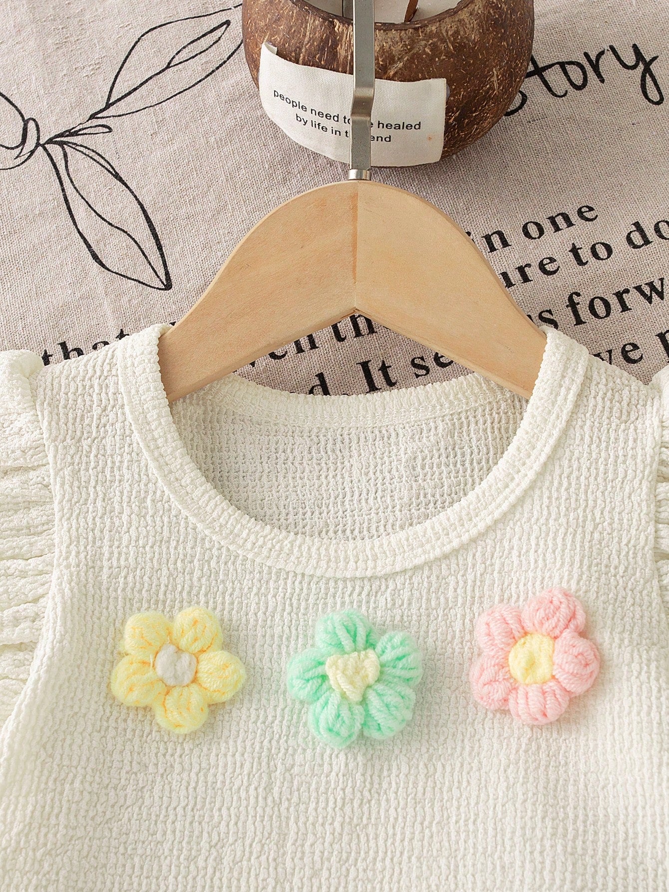 Girls 3D Floral Ruffle Sleeve Top & Shorts Set - Ivory