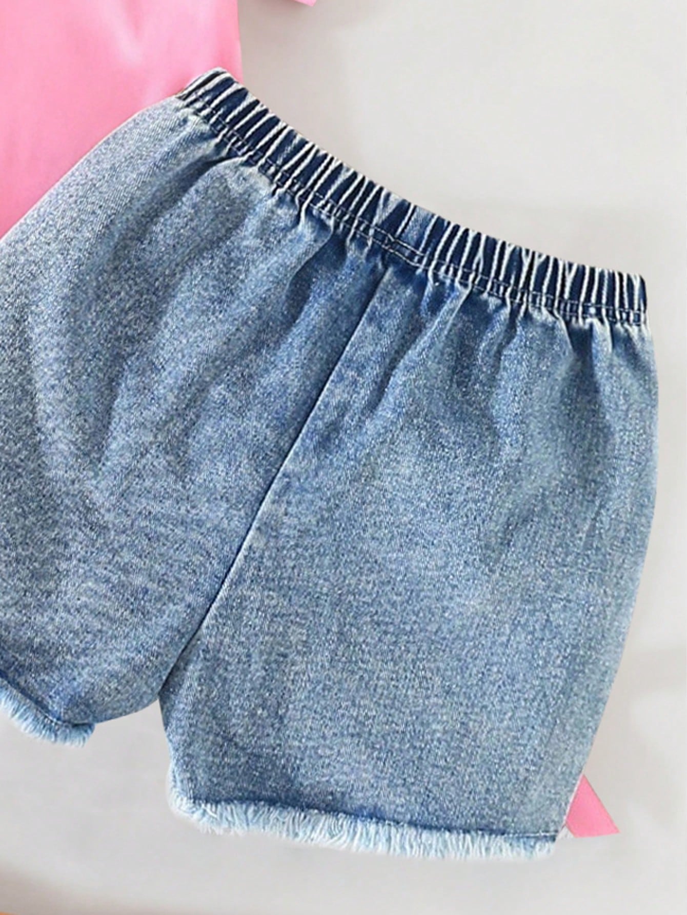 2pcs Girls Graphic Tee & Bow Denim Shorts Set - Blush