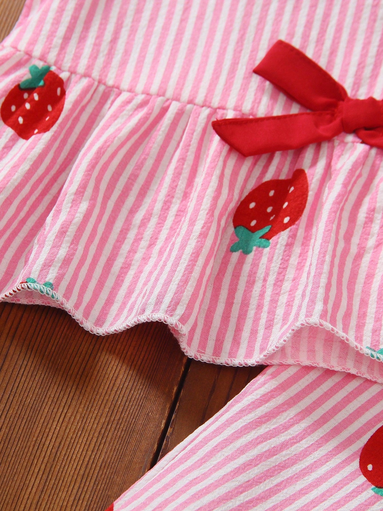 2pcs Girls Strawberry Print Ruffle Peplum Top & Wide-Leg Pants - Blush
