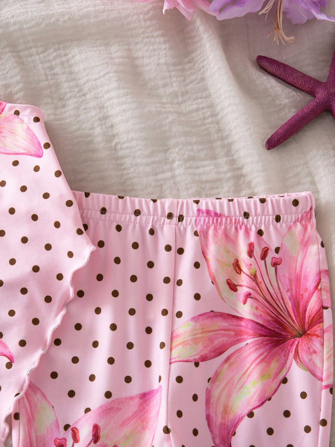 2pcs Girls Lily Print Polka Dot Halter Top & Bell-Bottom Pants - Bl...